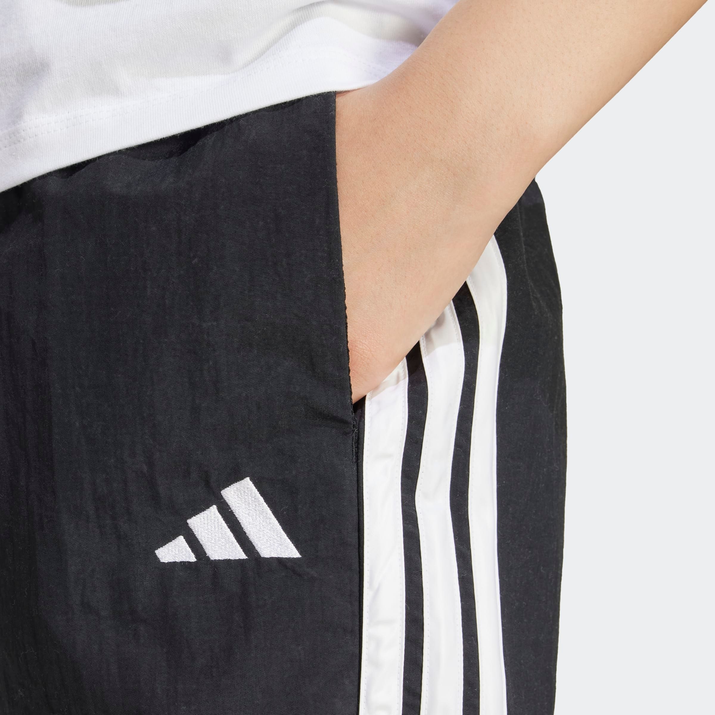adidas Sportswear Shorts ESSENTIALS 3-STREIFEN LIFESTYLE WOVEN für Sport, aus Polyamid, mit Gummizug, leichte Qualität
