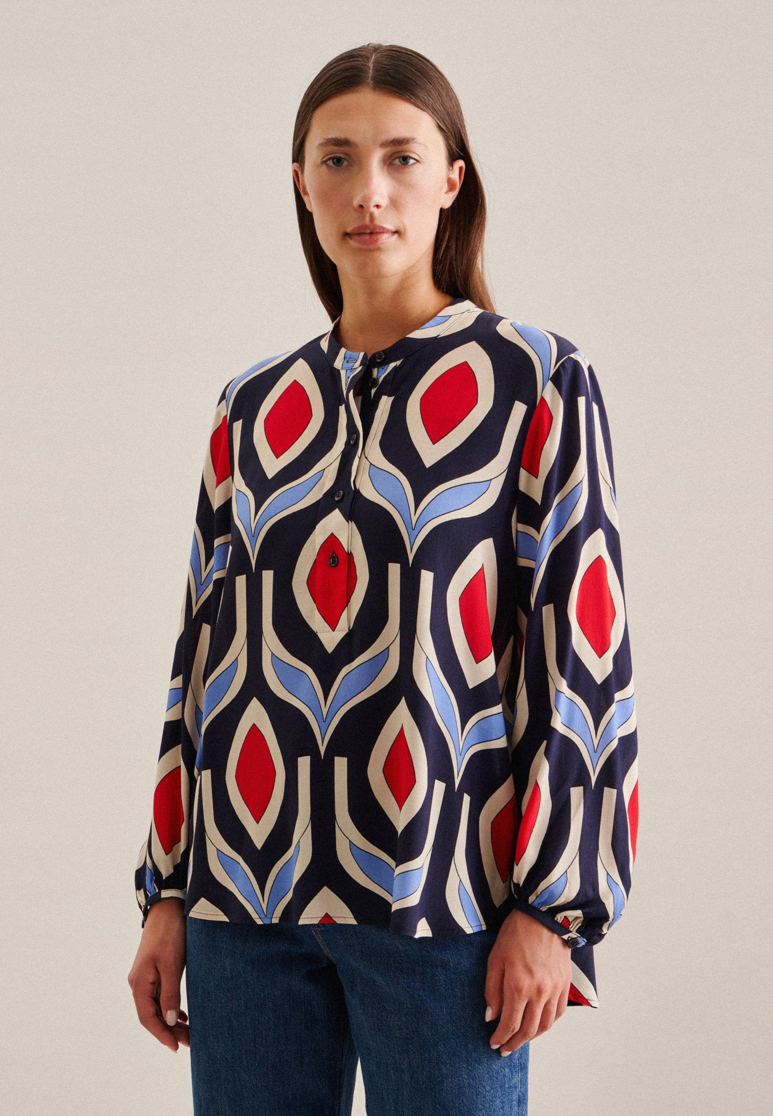 Klassische Bluse Schwarze Rose