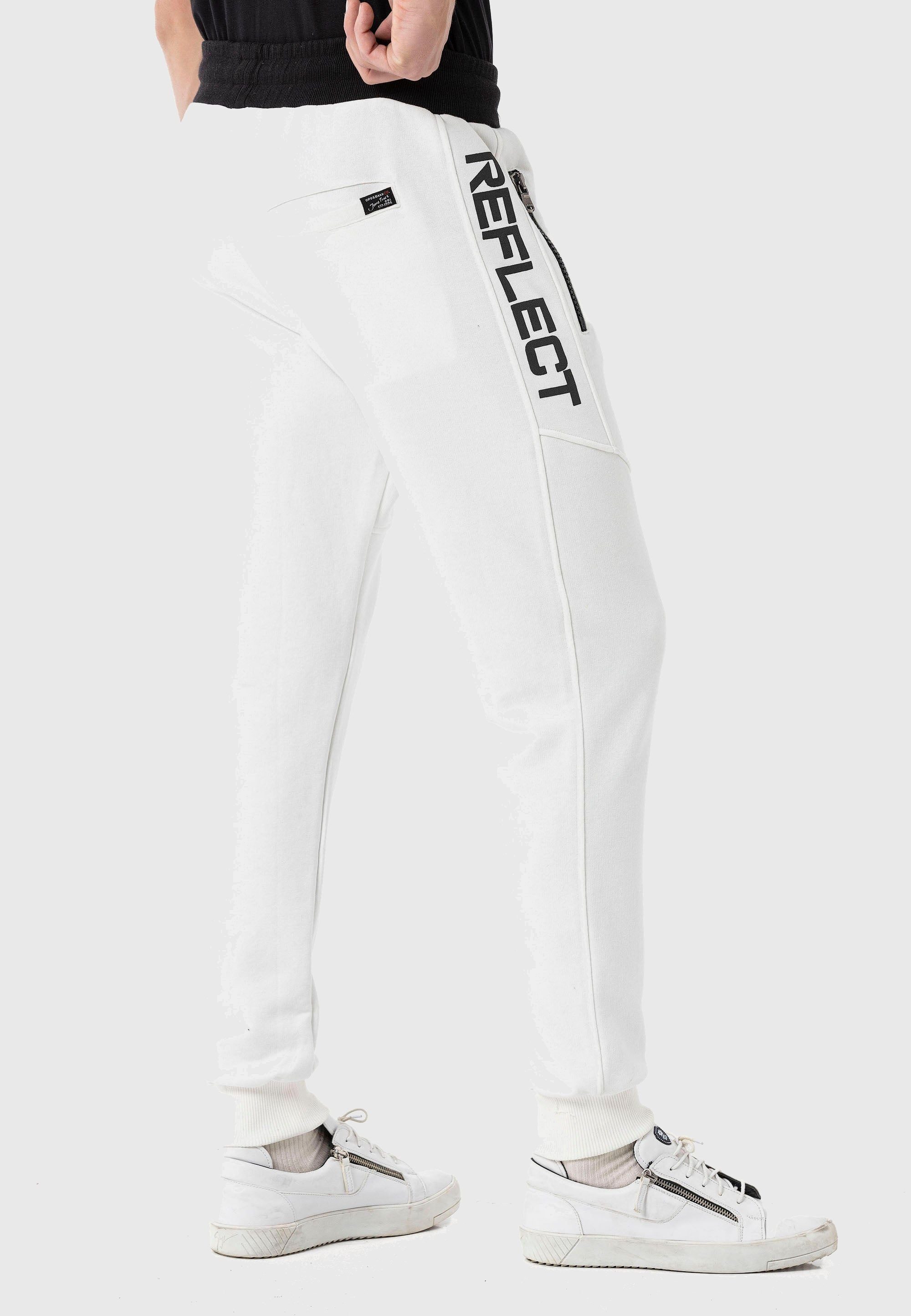 Cipo & Baxx Jogginghose HOMEWEAR mit dezenten Print an den Beinen günstig online kaufen