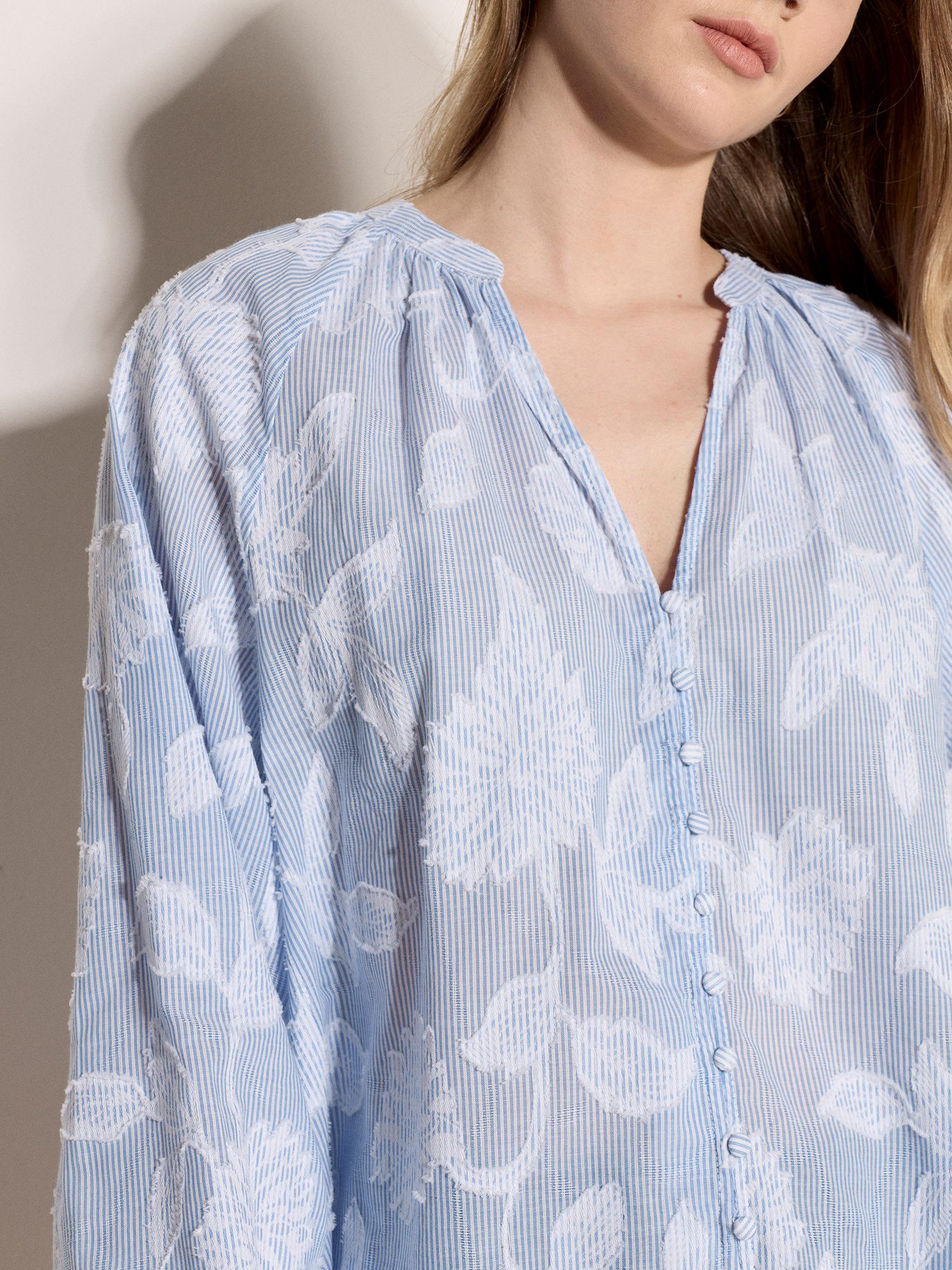 Apricot Spitzenbluse Bluse mit gestickten Blumenstreifen in Jacquardoptik