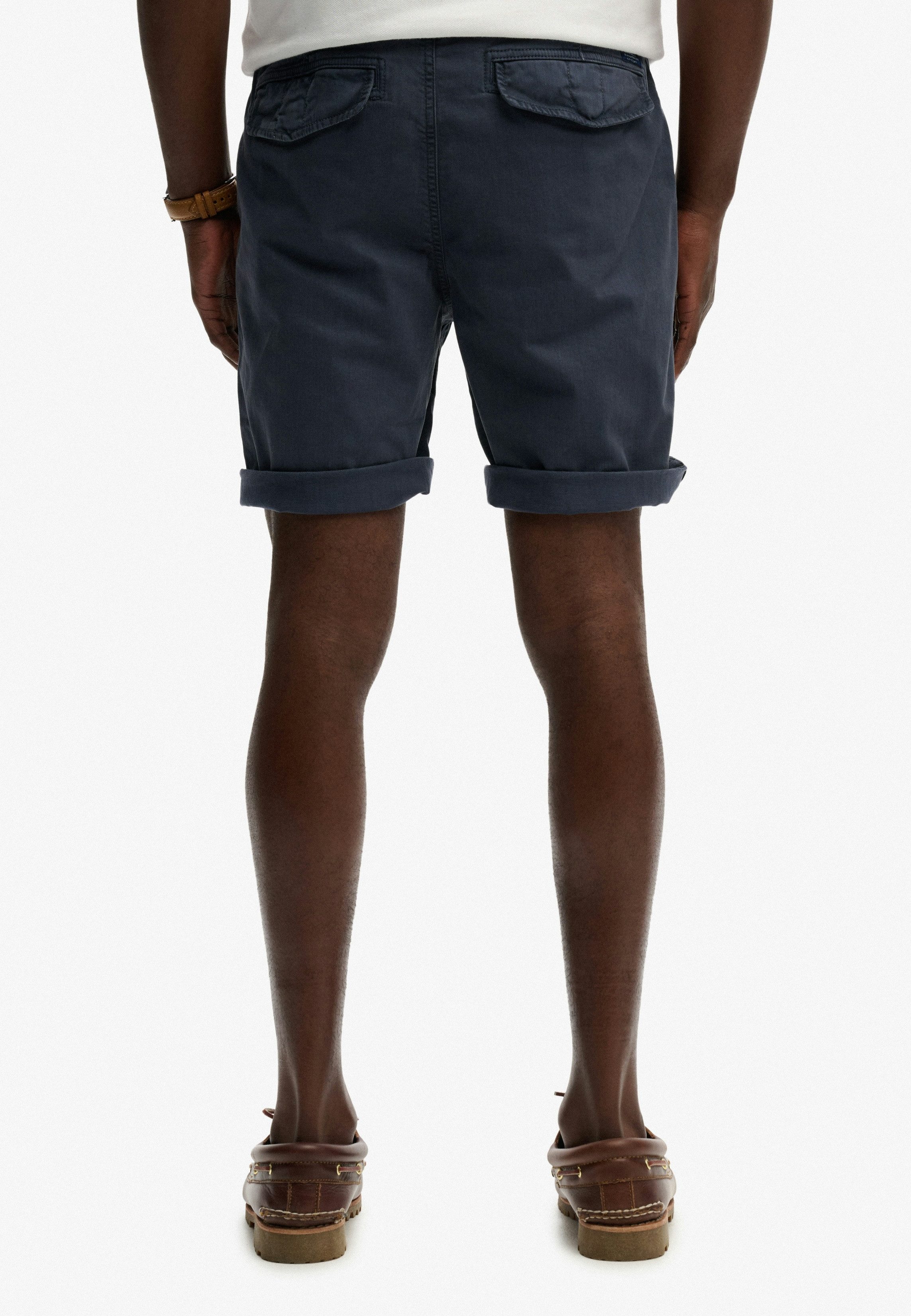 Superdry Chinoshorts UTILITY CHINO SHORT mit Baumwollmischung, Relaxed Fit, knielang, aus Webmaterial – Bild 2 von 5
