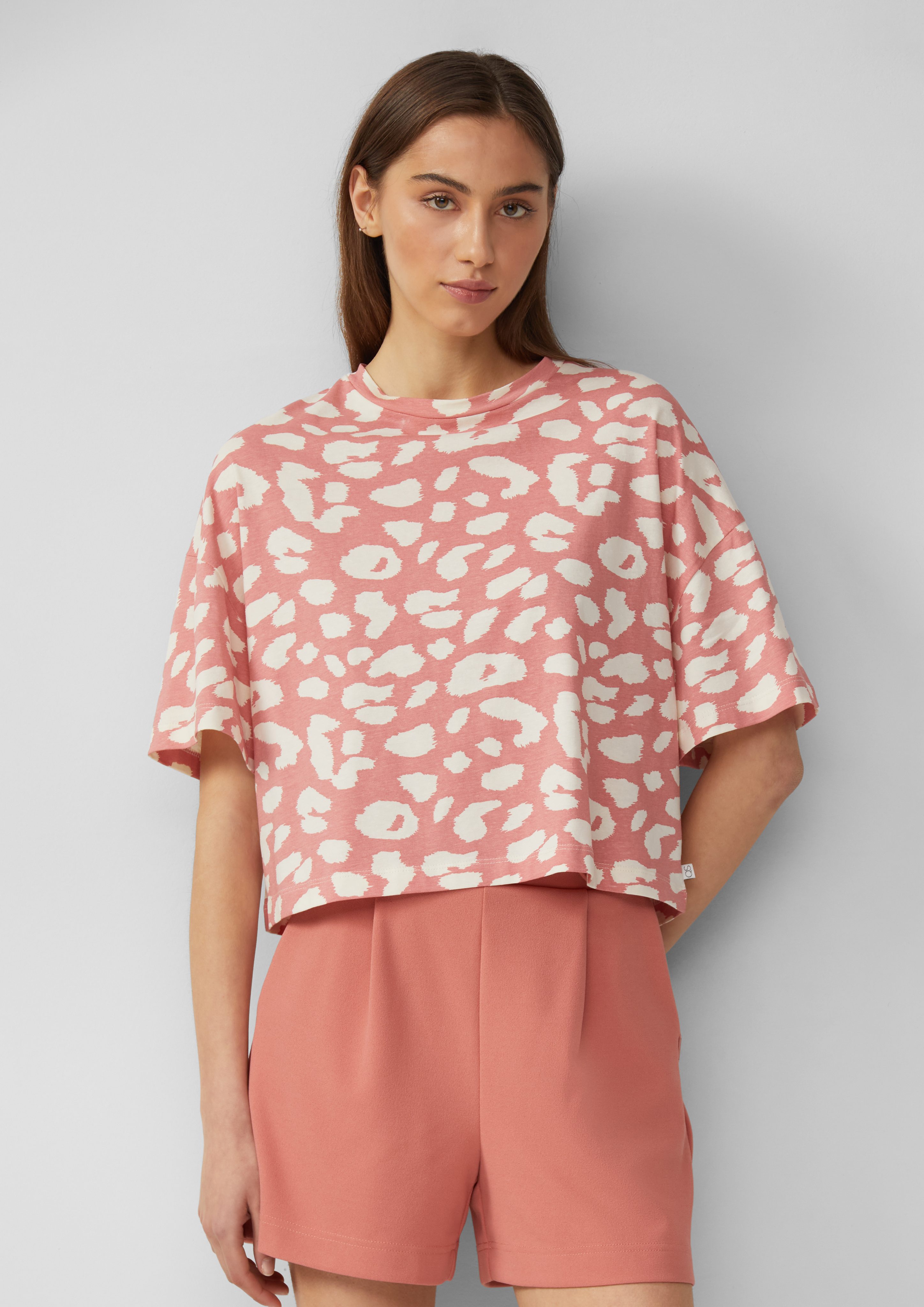 QS Kurzarmshirt Verkürztes T-Shirt mit All-over-Print günstig online kaufen