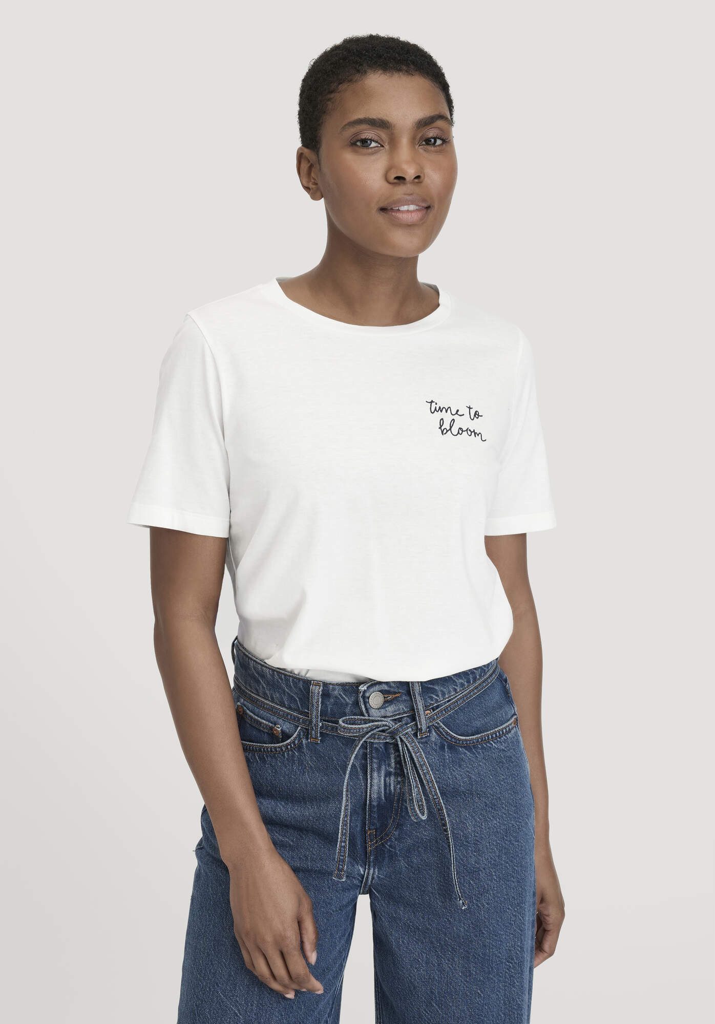 Hessnatur T-Shirt Relaxed aus einer Bio-Baumwolle (1-tlg) günstig online kaufen