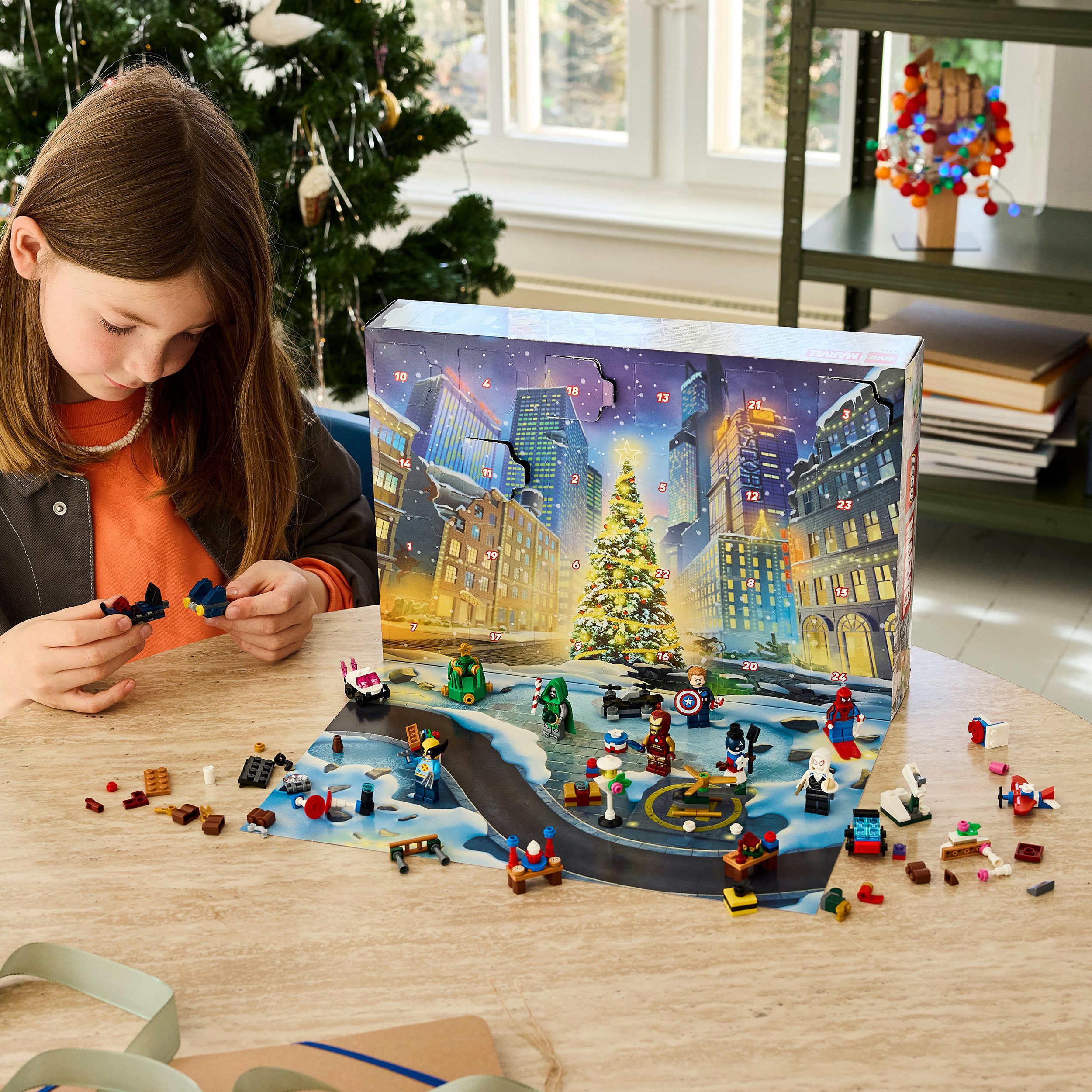 LEGO® Spielzeug-Adventskalender Adventskalender 2026 (76340), LEGO Super Heroes (317-tlg), Made in Europe – Bild 2 von 5