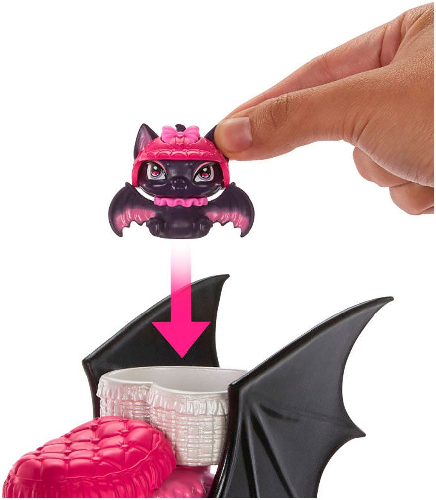 MonsterHigh™ Anziehpuppe Draculaura, Count Fabulous, mit Vampastic Scooter – Bild 3 von 5