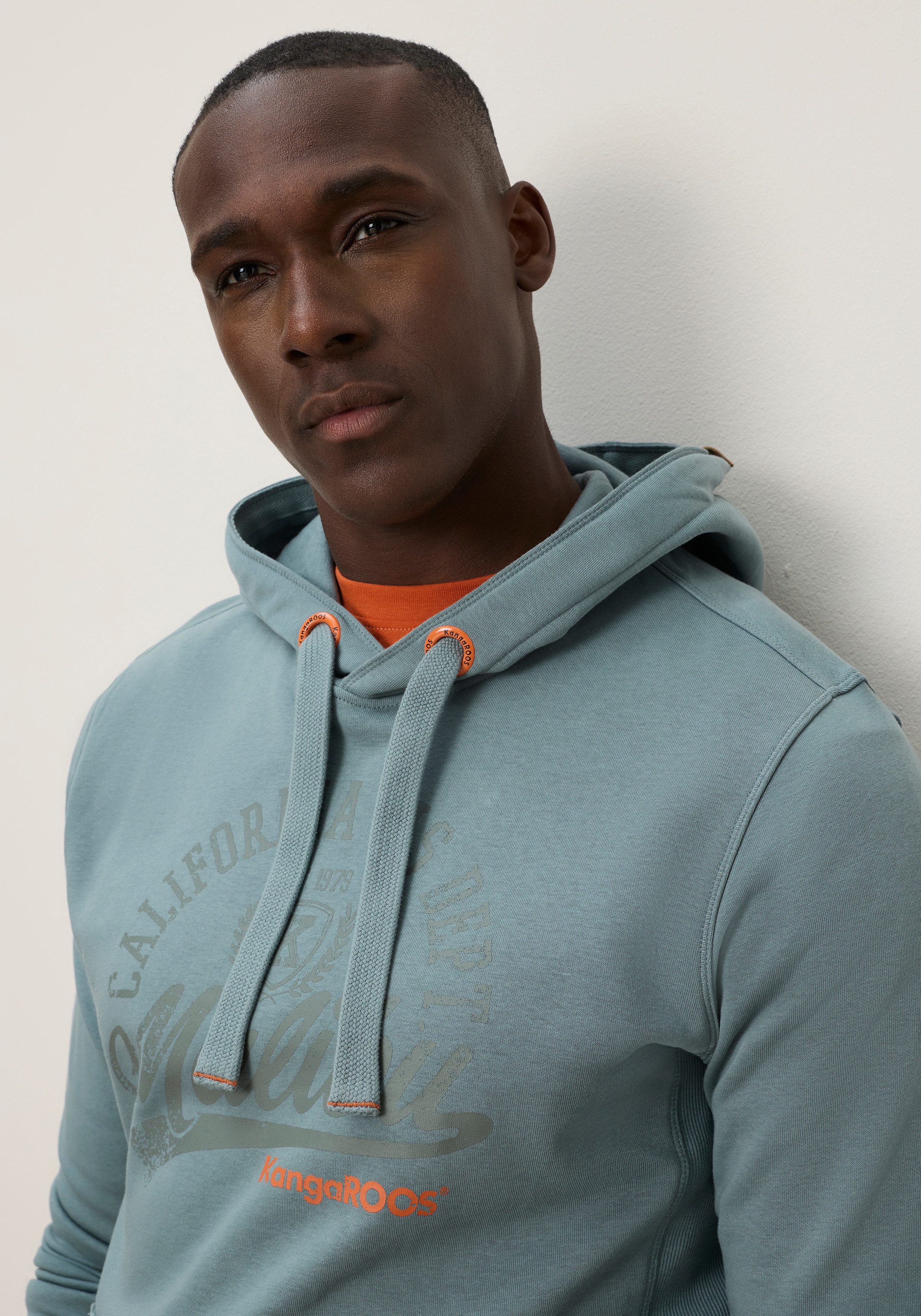 KangaROOS Kapuzensweatshirt mit Kapuze und Kordelzug, Langarm, auch in großen Größen