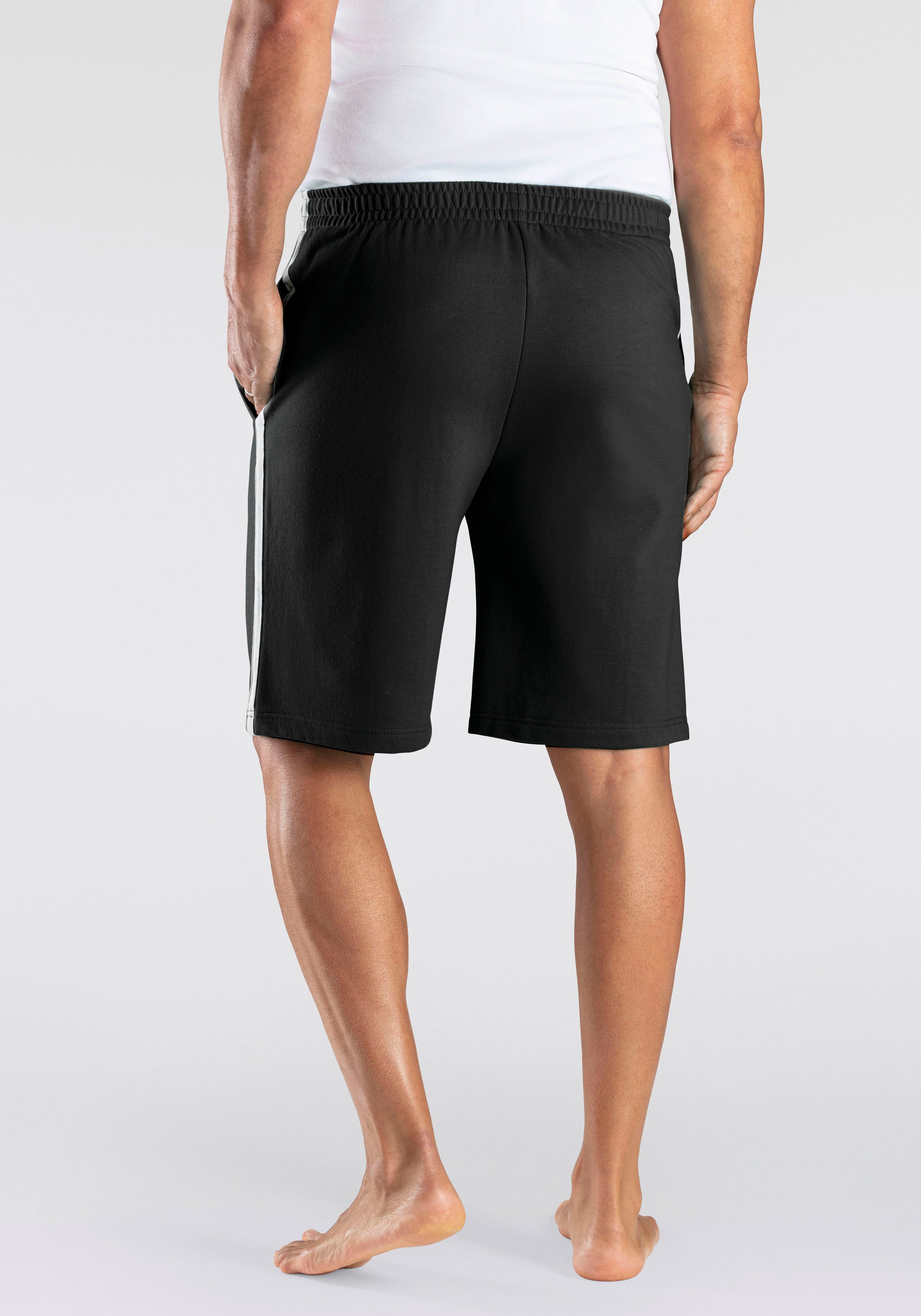 Bench. Loungewear Sweatshorts kurze Relaxshort, Jogginghose, weicher Sweat-Qualität – Bild 3 von 5
