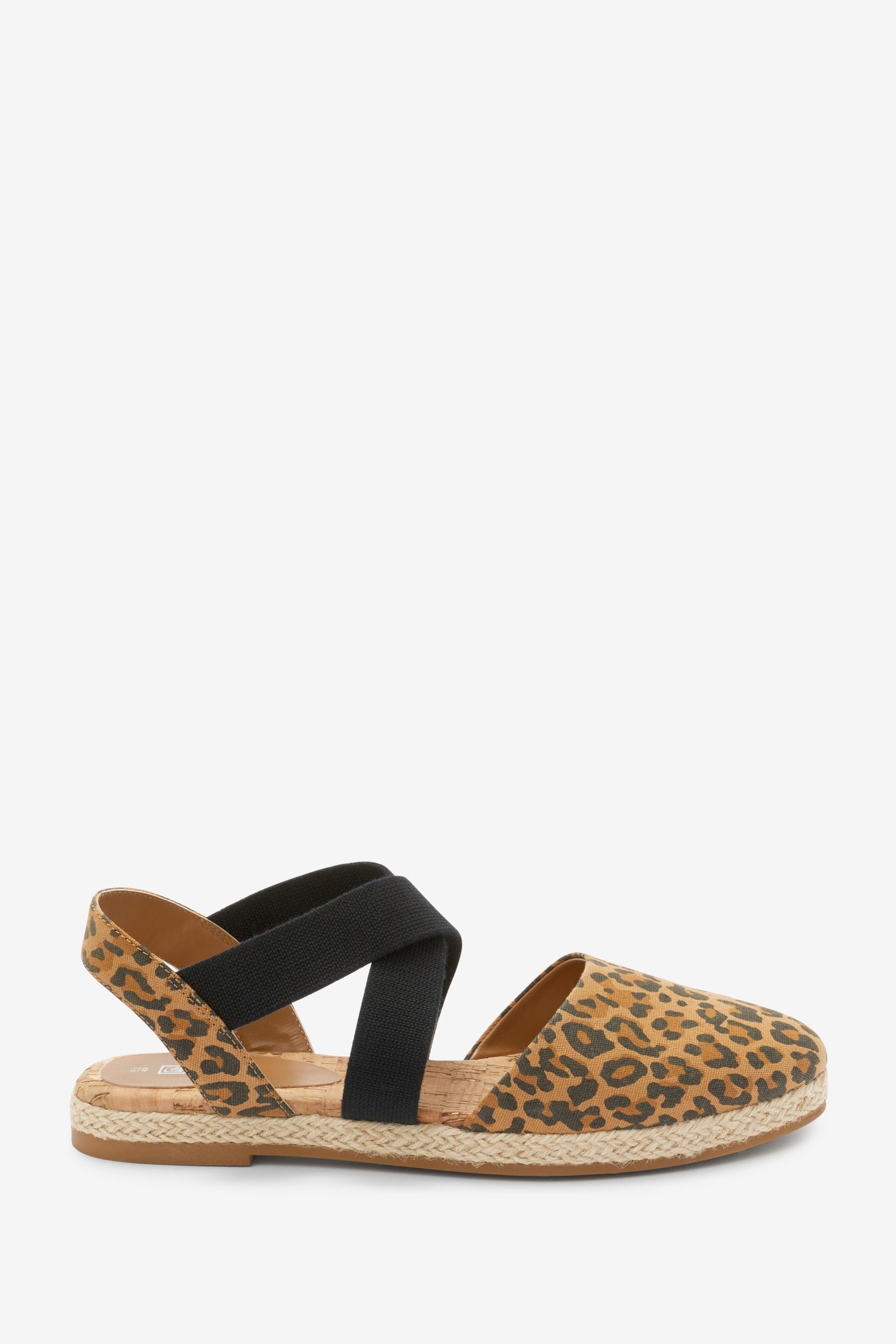 Next Riemen gekreuzten (1-tlg) Espadrilles Print mit Flache Espadrille Leopard