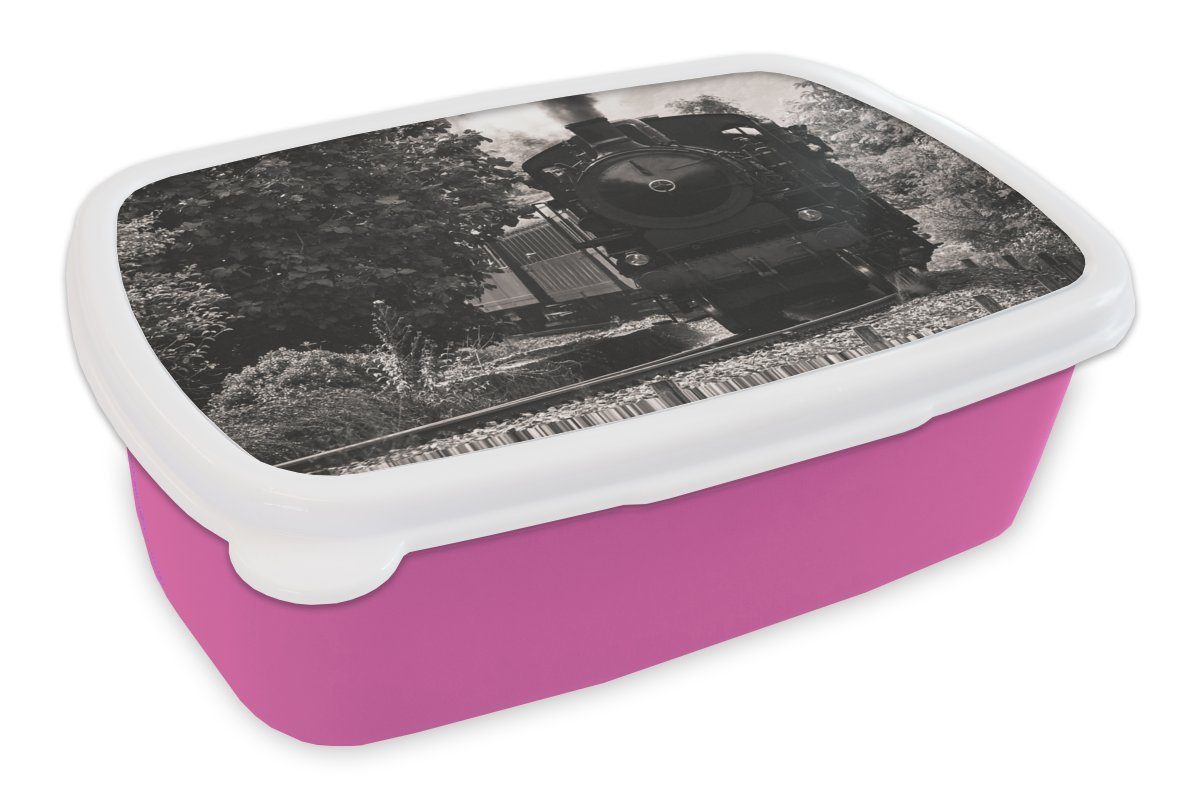 MuchoWow Lunchbox Schwarz-Weiß-Foto eines Dampfzuges in Italien, Kunststoff, (2-tlg), Brotbox für Erwachsene, Brotdose Kinder, Snackbox, Mädchen, Kunststoff rosa