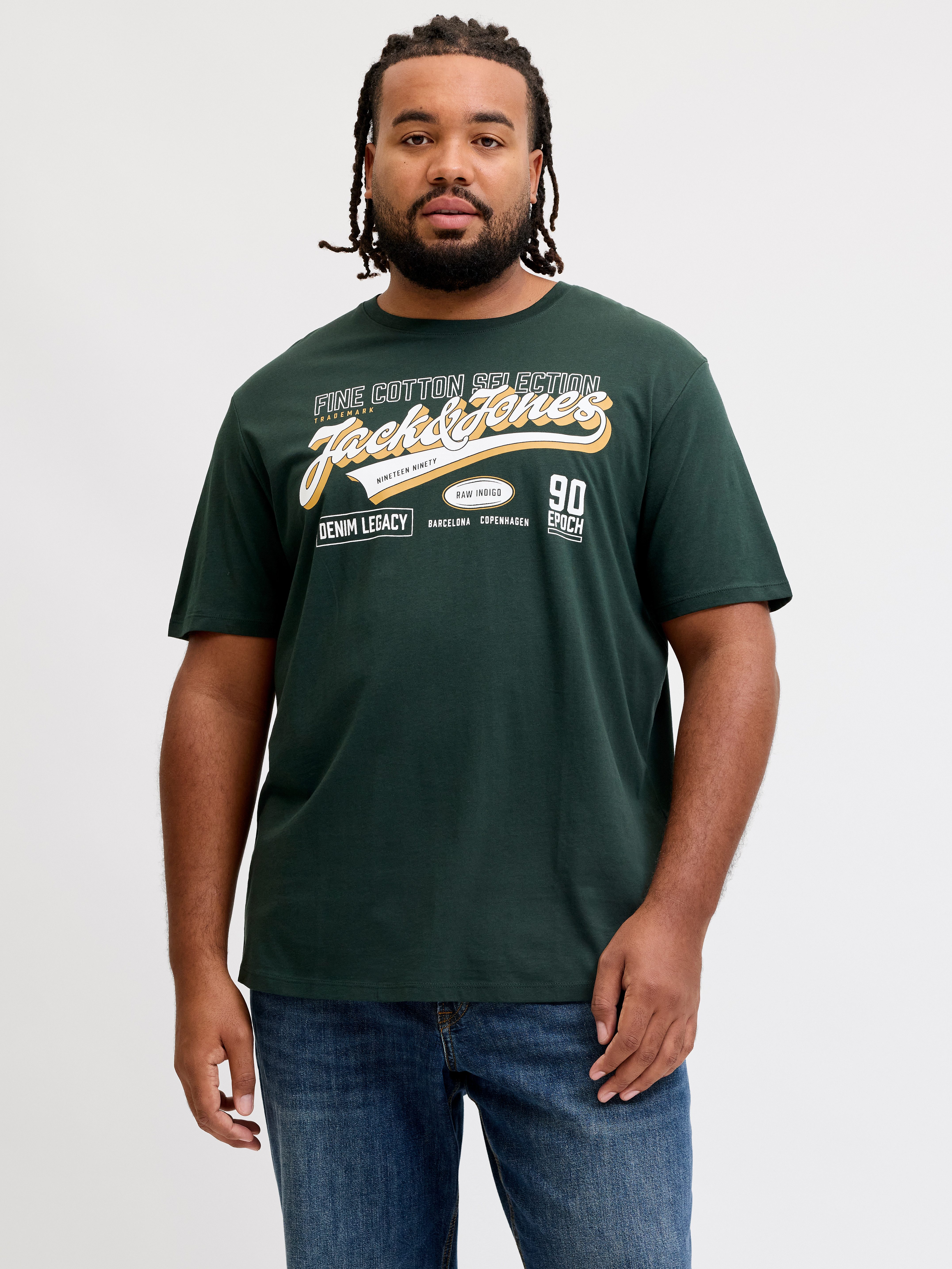 Jack & Jones PlusSize T-Shirt JJELOGO TEE SS O-NECK 2 COL AW26 SN PLS aus reiner Baumwolle, mit geradem Abschluss am Rumpf, in Plus Size