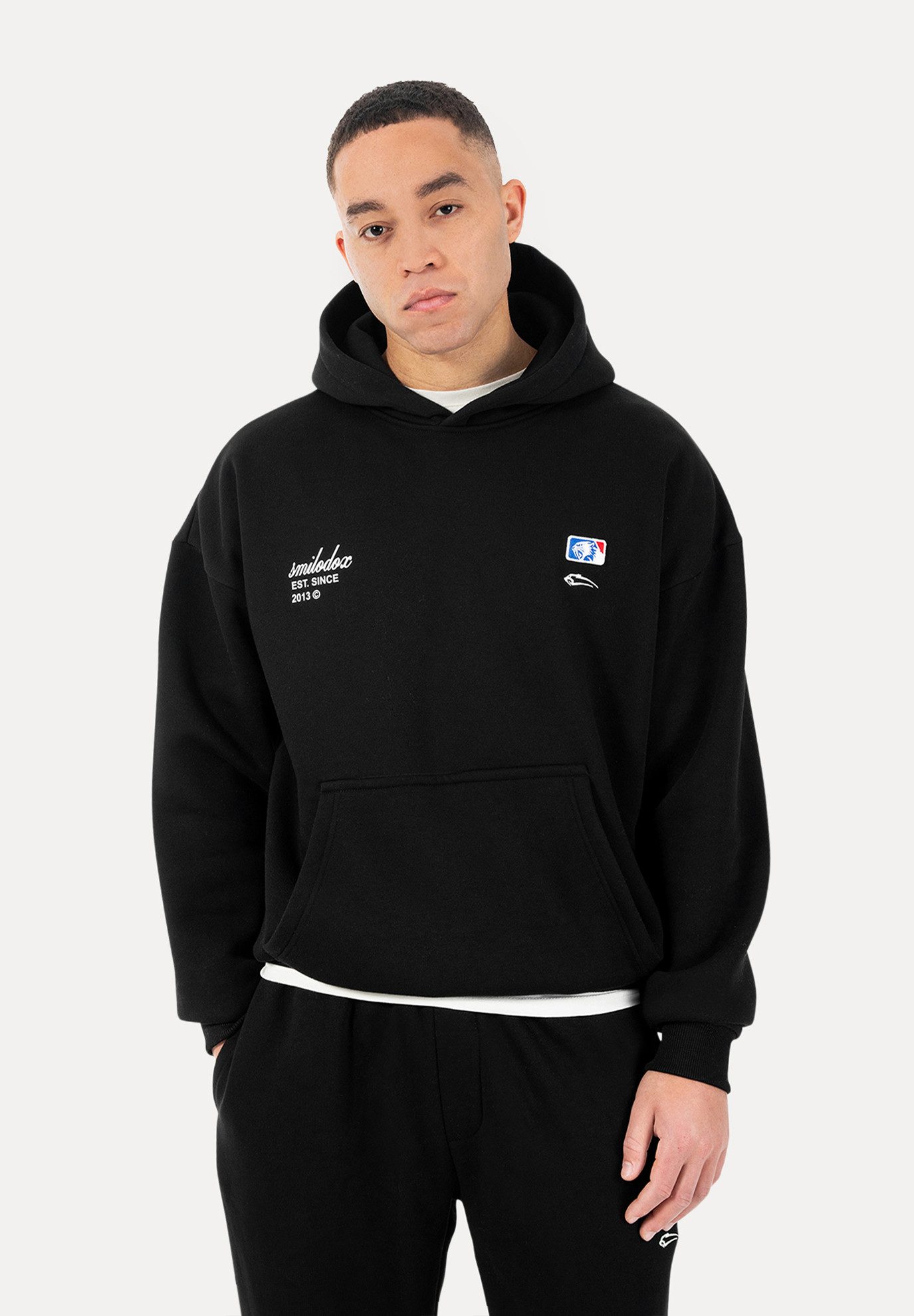 Smilodox Hoodie Striver, Kapuzenpullover Oversized mit Backprint, Kängurutasche Rippbündchen Smilodox Patch Brustprint Streetwear Gym Freizeit