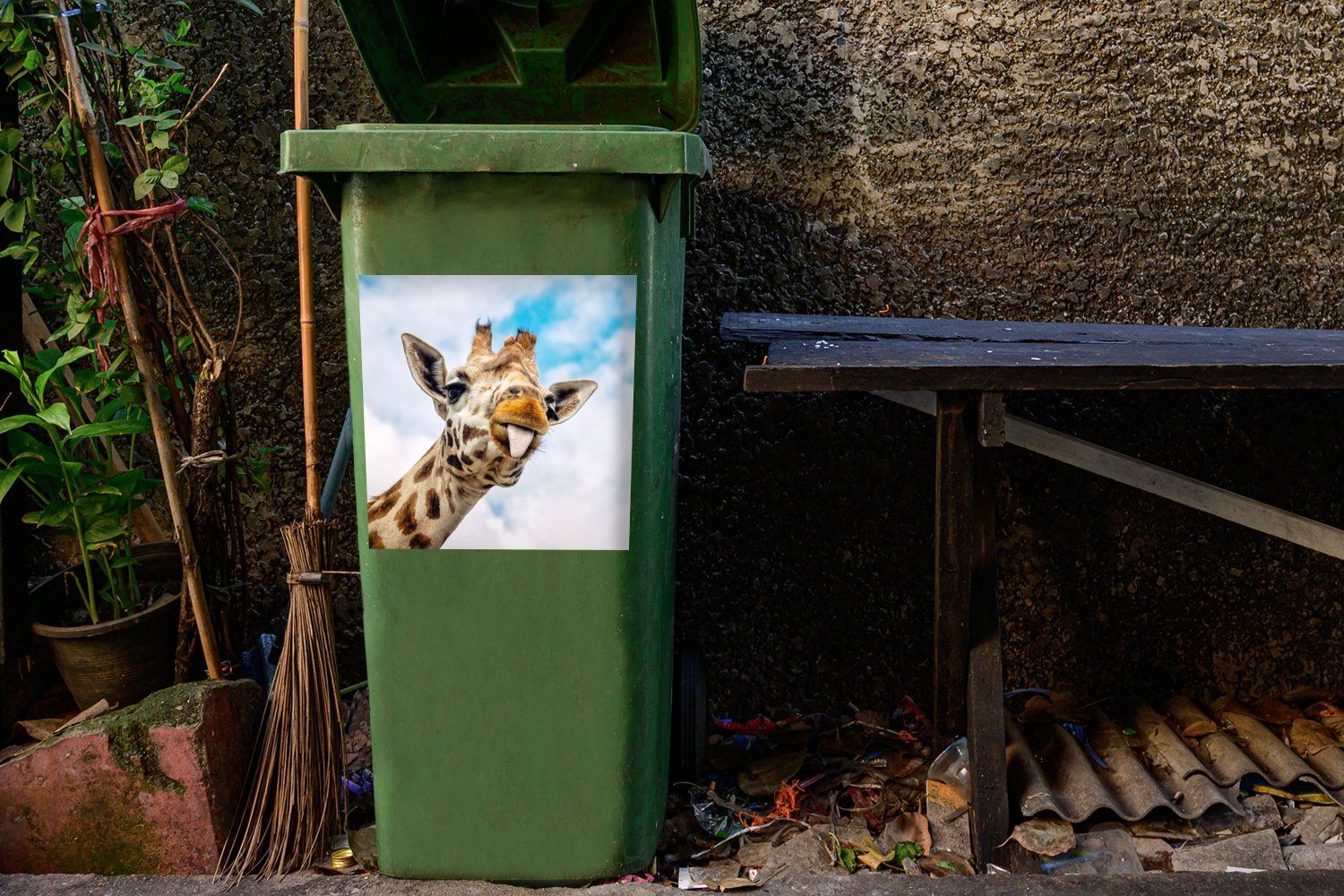 MuchoWow Wandsticker Giraffe - Lustig - Kind Sticker, - Mülltonne, Kinder (1 - Zunge Mädchen Container, Abfalbehälter - Mülleimer-aufkleber, - Jungen St)