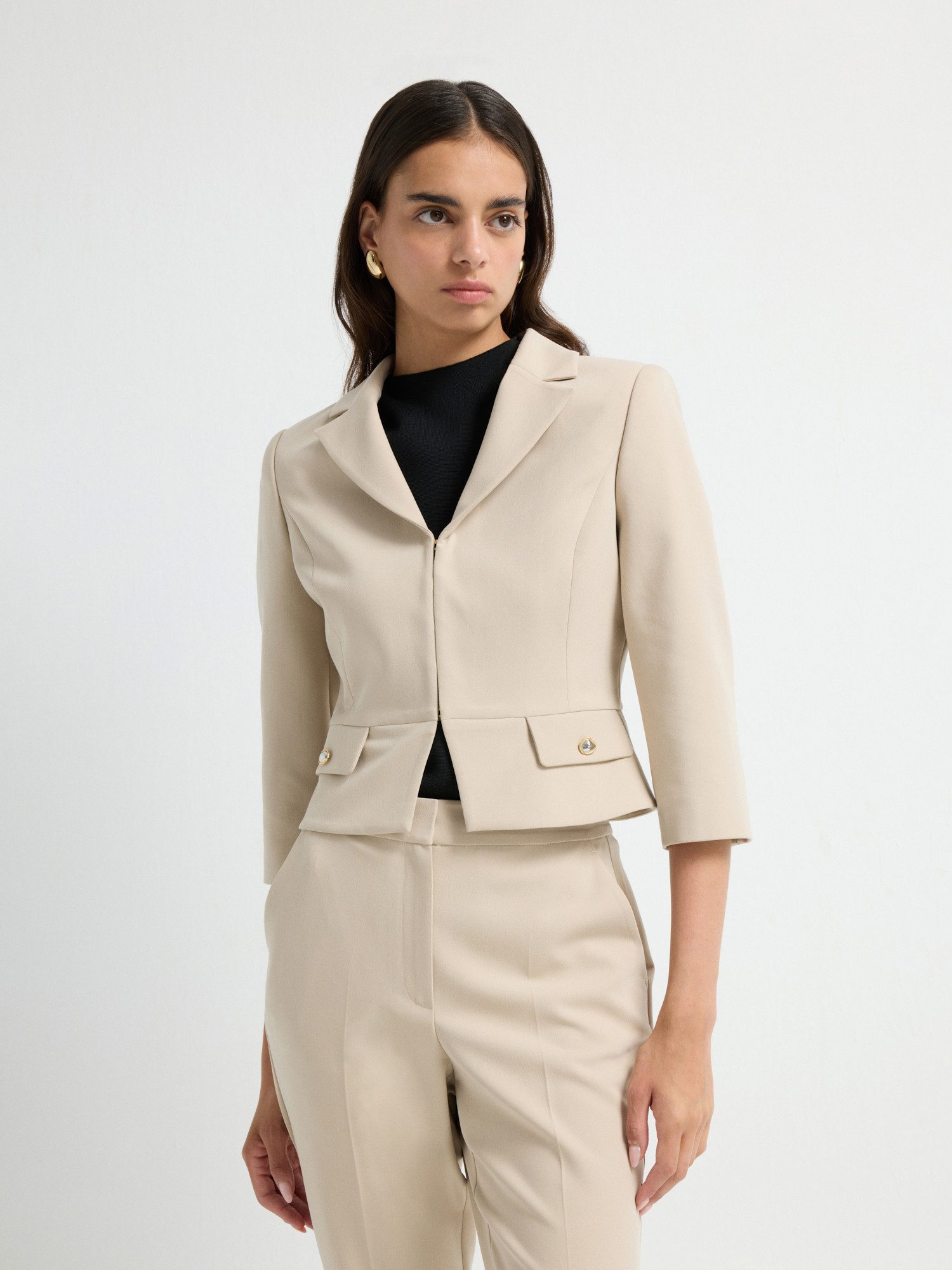 adL Kurzblazer Damen Crop Jacke mit Taschenklappen – Bild 5 von 5