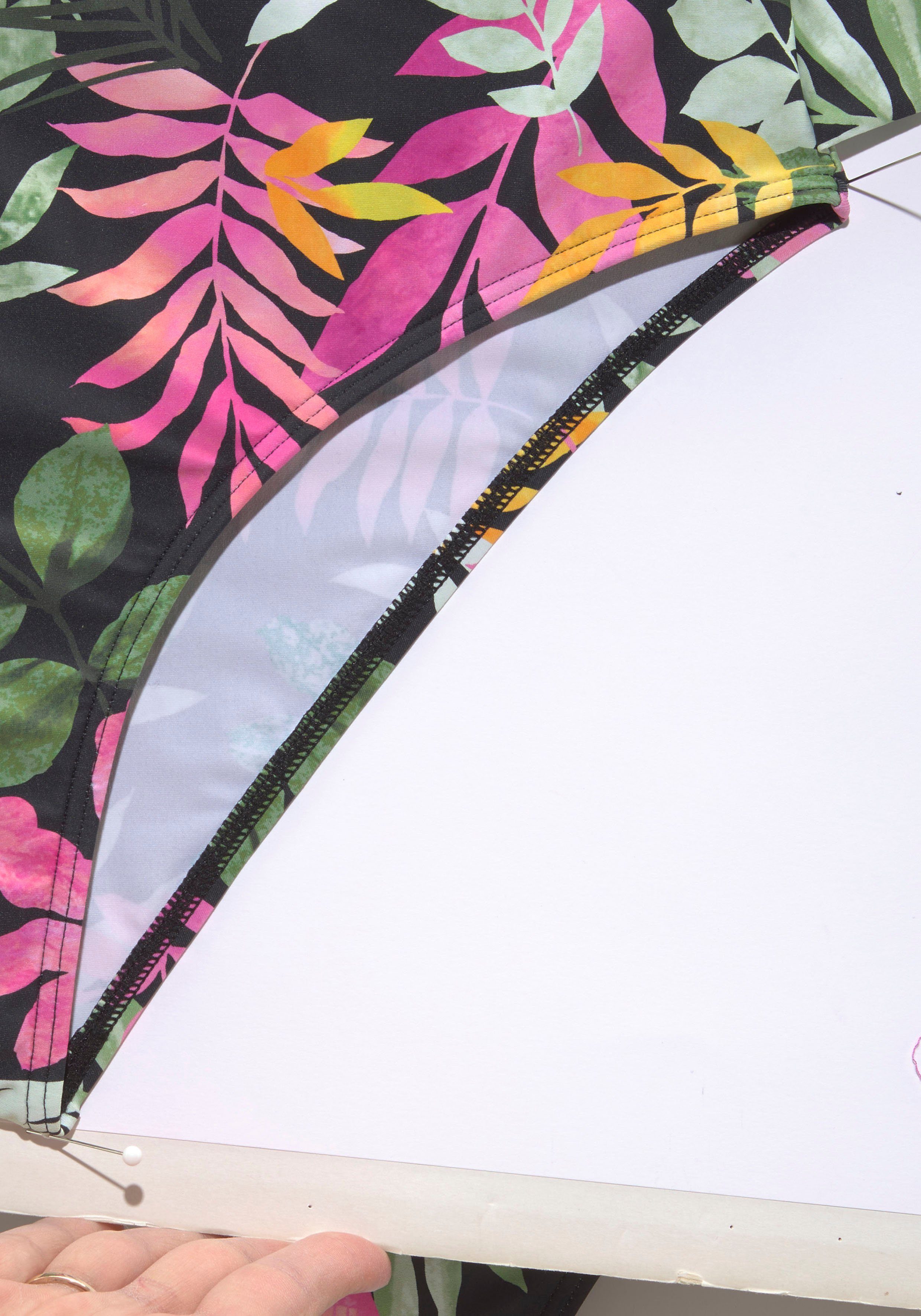 Vivance by Lascana Bikini-Hose Leilani mit gerafften Einsätzen – Bild 4 von 5