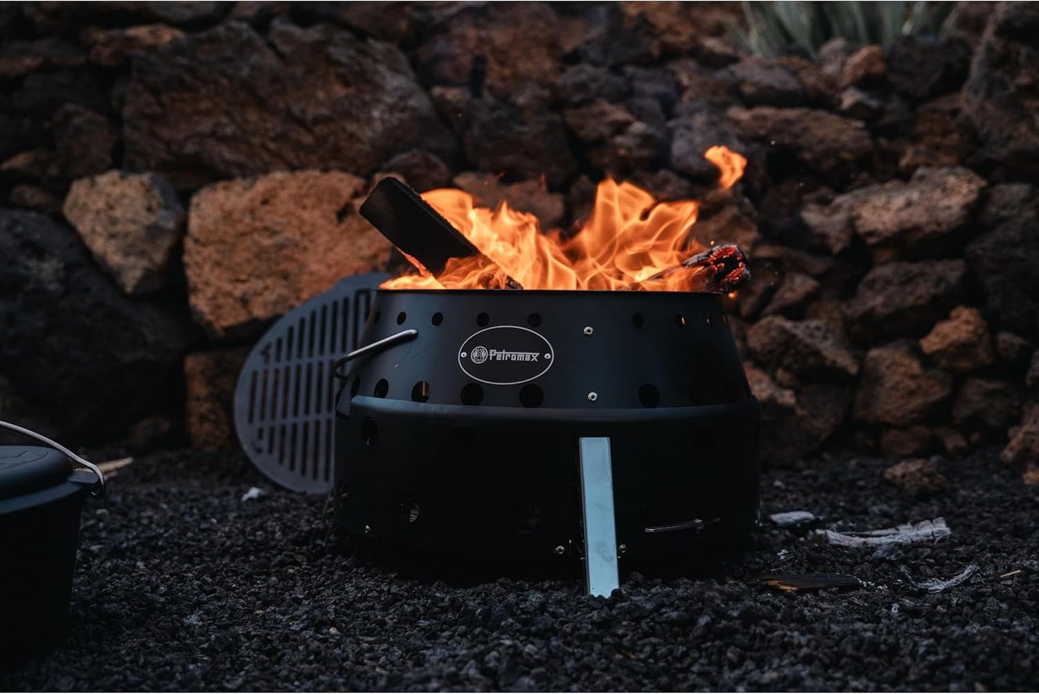 Petromax Holzkohlegrill Petromax Atago Black Edition Ofen 4in1 Mobiler Grill