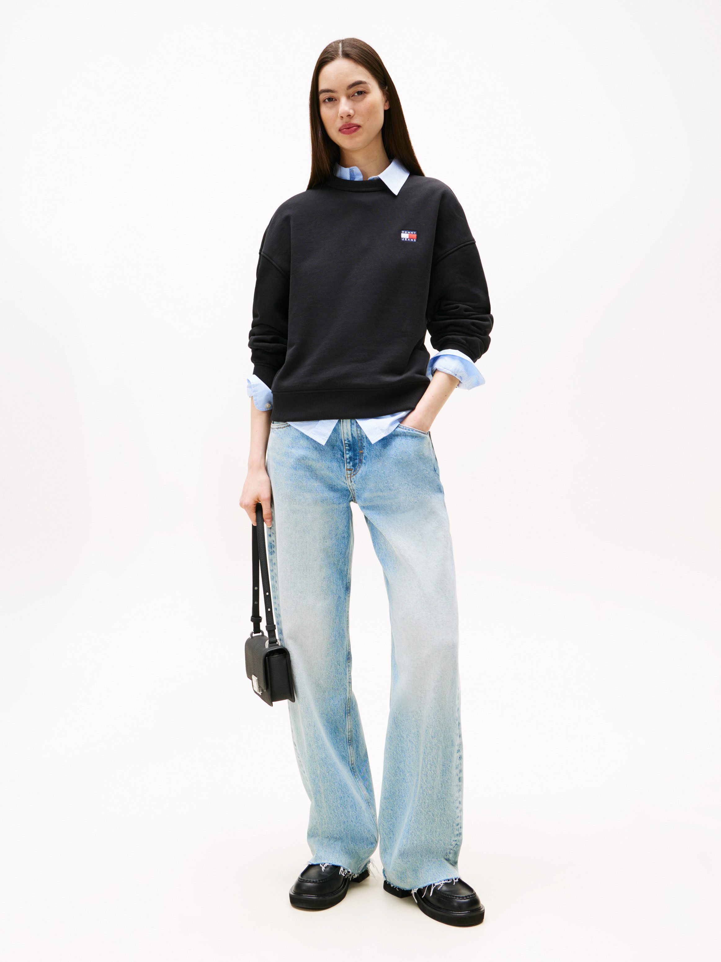 Tommy Jeans Sweatshirt TJW BXY BADGE CREW mit Logo-Badge