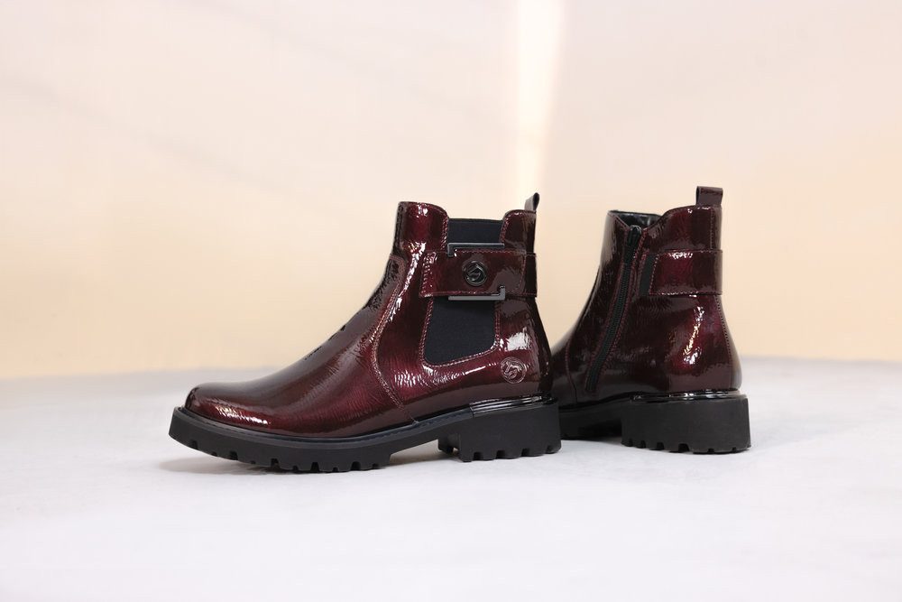 Remonte Chelseaboots Blockabsatz, Stiefelette, Lackboots in trendiger Optik