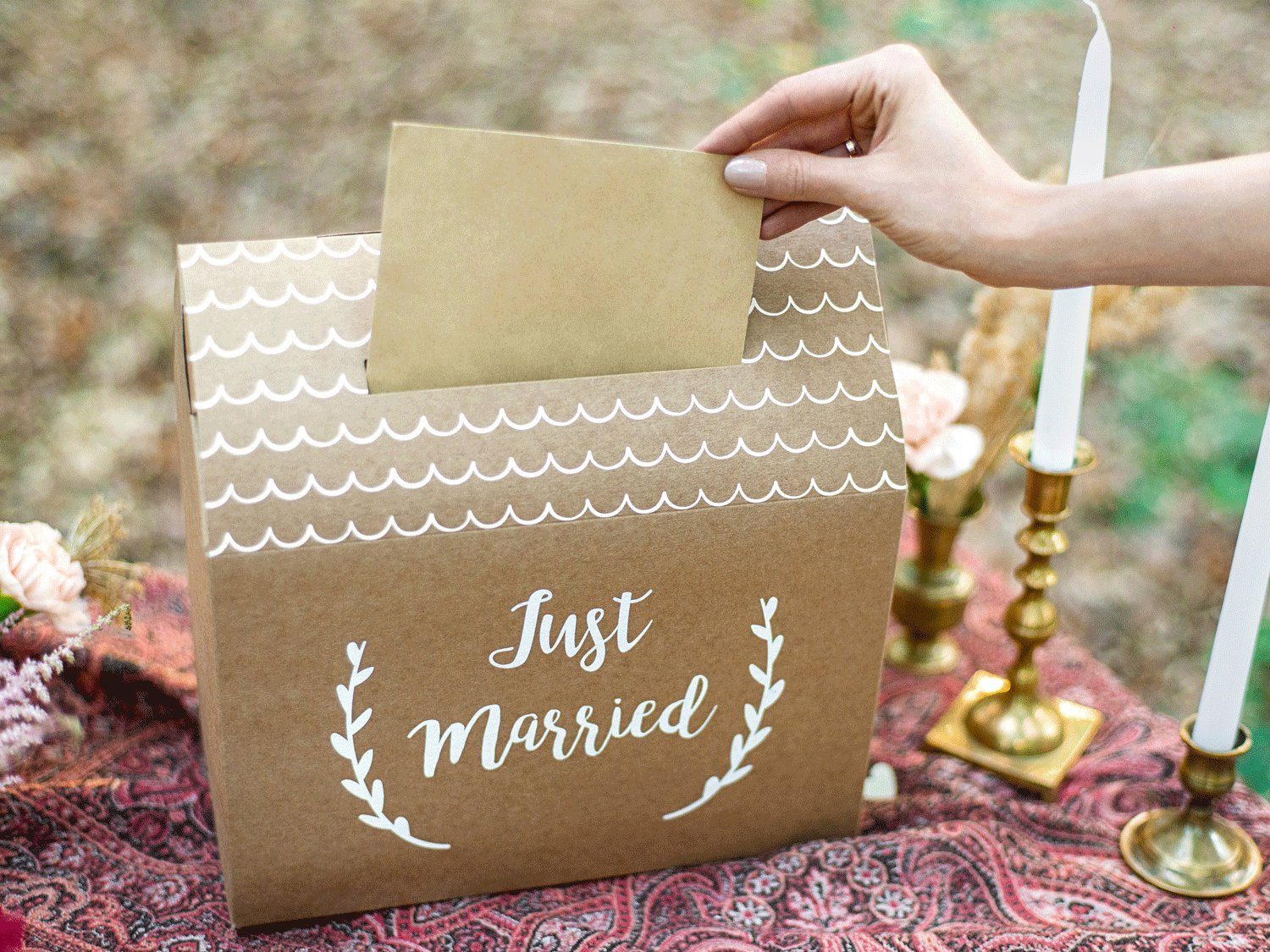 partydeco Geschenkbox, Kartenbox Hochzeit 30,5cm Pappe, braun / weiß