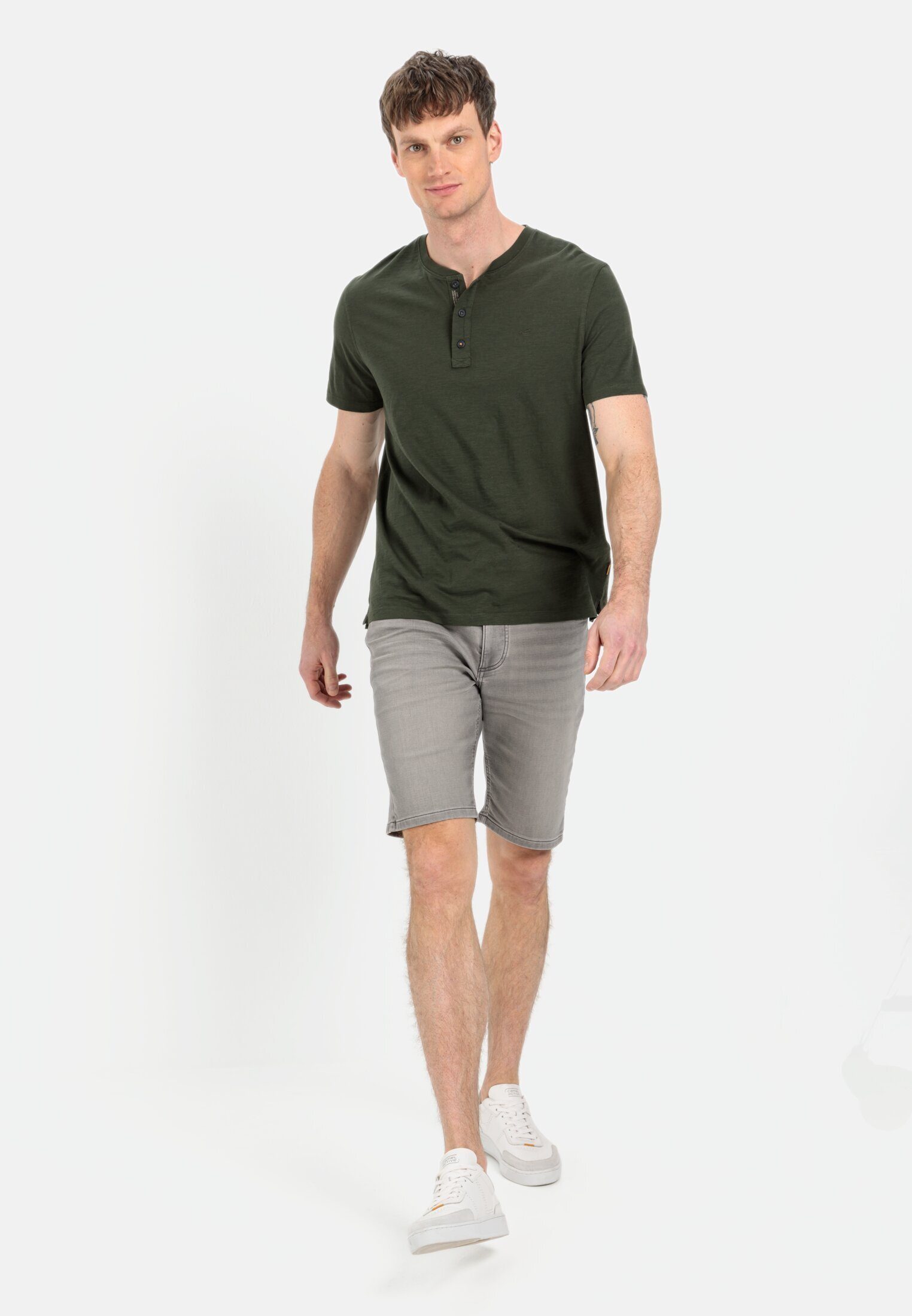 camel active Henleyshirt aus reiner Baumwolle Kurzarm