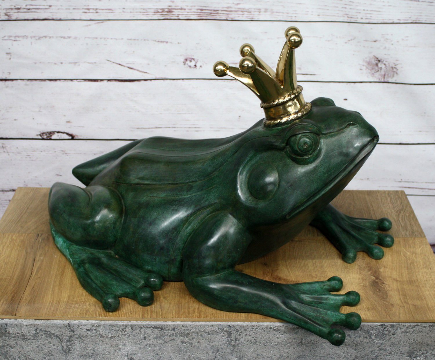 Bronzeskulpturen Skulptur Bronzefigur großer Frosch mit Krone & Wasserspeier