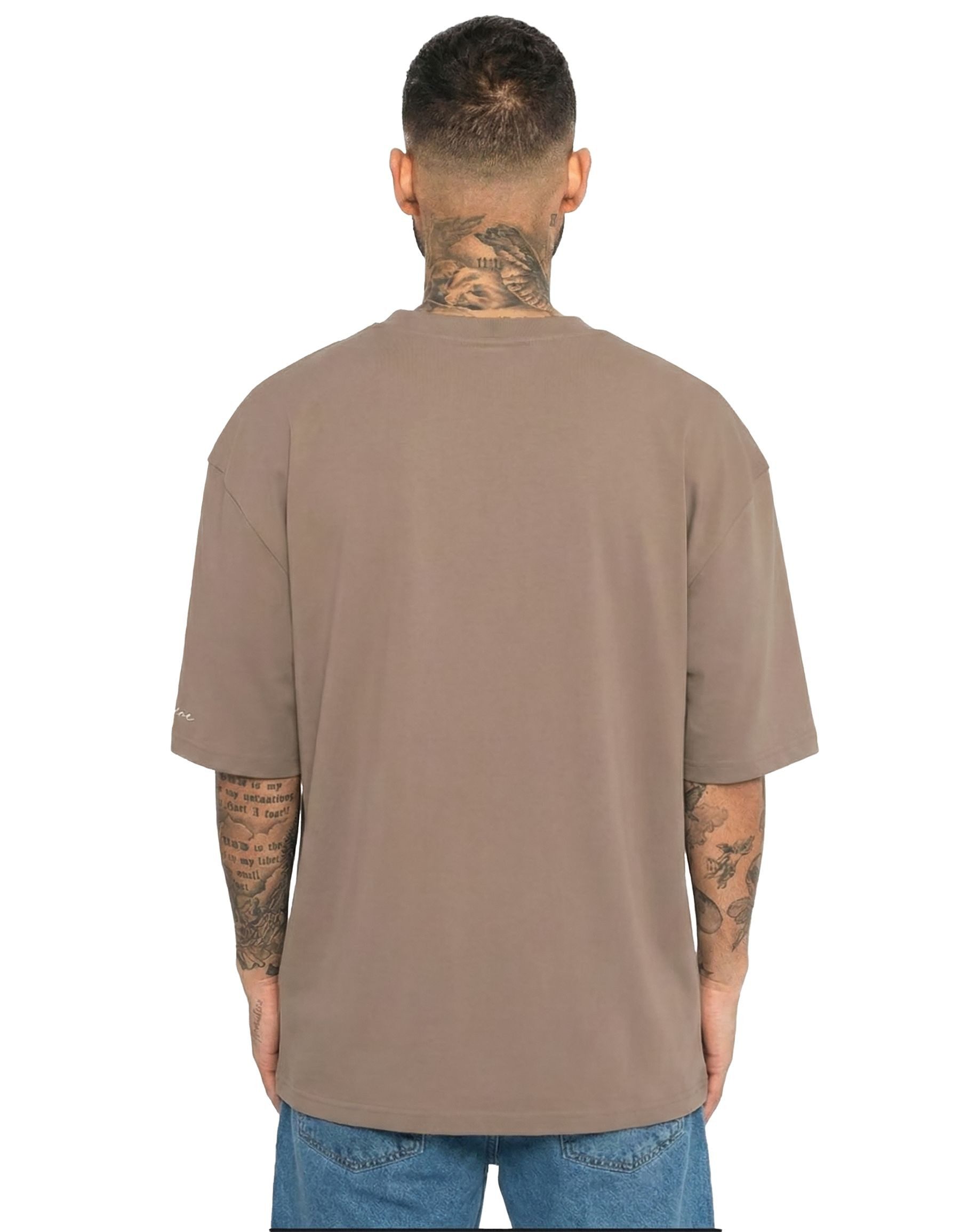 DADA Supreme T-Shirt Oversize Passform mit Frontstickerei und Supreme Ärmelmotiv DDTS001_T-shirts