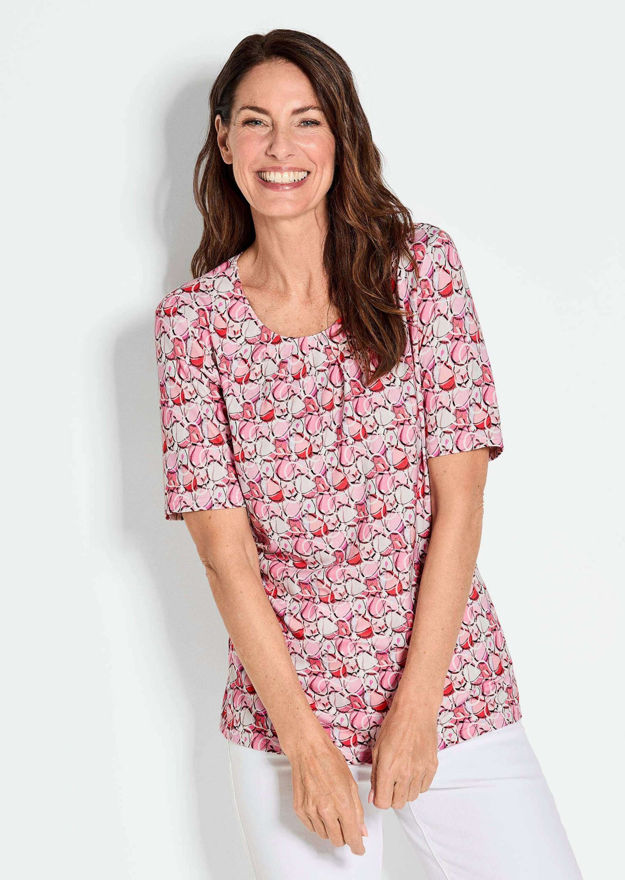 GOLDNER Print-Shirt Multicolor-Shirt mit Halbarm, Rundhalsausschnitt Elegantes, langes Shirt mit Faltendetails