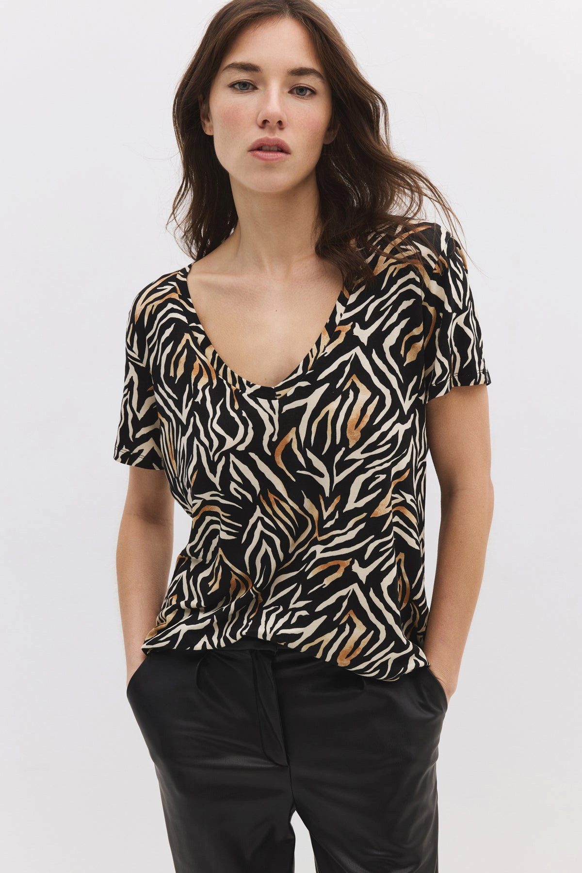 No Matter What T-Shirt Gemustertes T-Shirt mit V-Ausschnitt günstig online kaufen