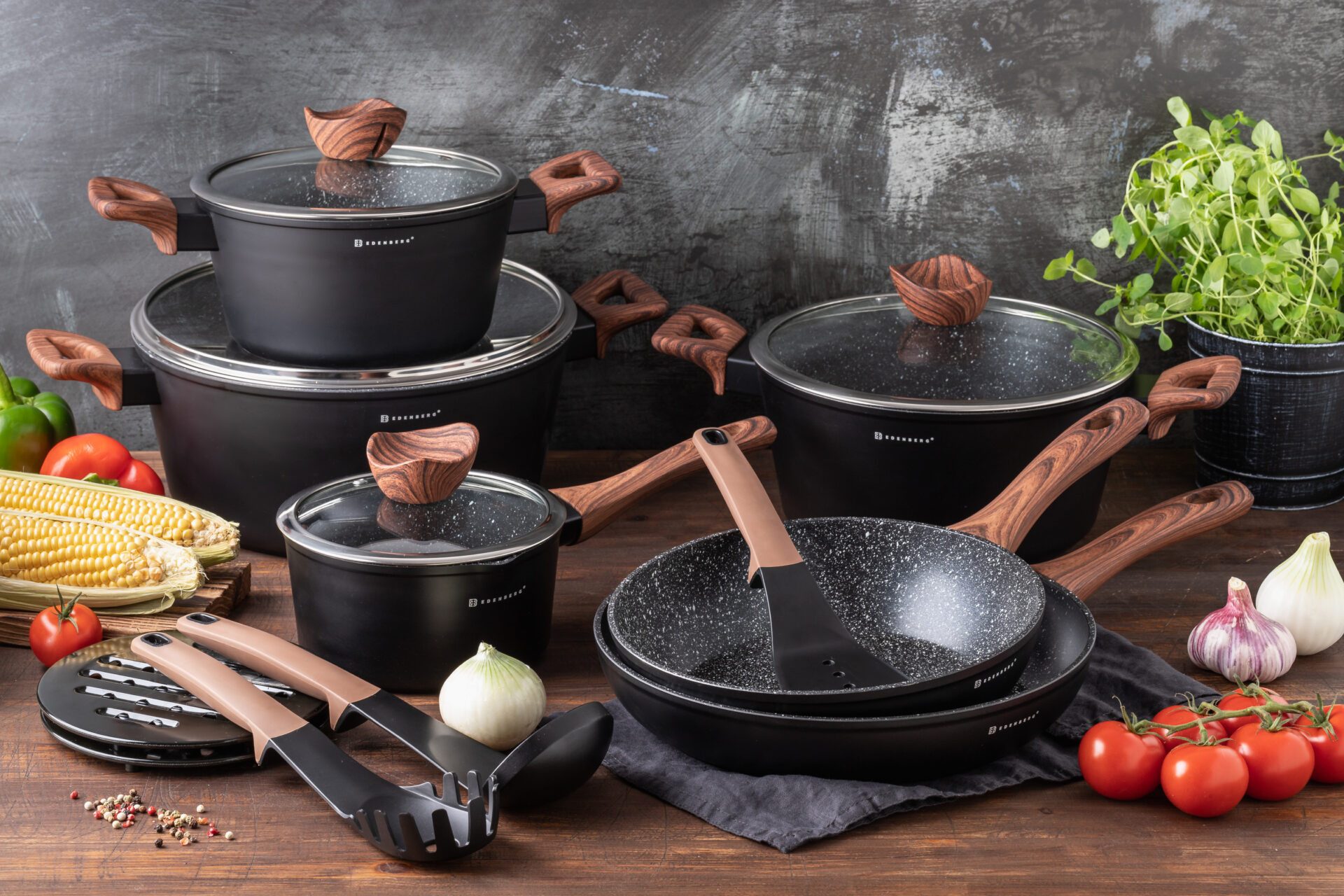 Edenberg Topf-Set Schönes modernes schwarzes Topfset mit Kasserolle, Pfannen, Edelstahl, Keramik, Aluminiumguss (Schöne Töpfe mit einzigartigem Design, 15-tlg., Zeitloses Design des Topfsets. Eine ideale Geschenkidee! Hochwertig)