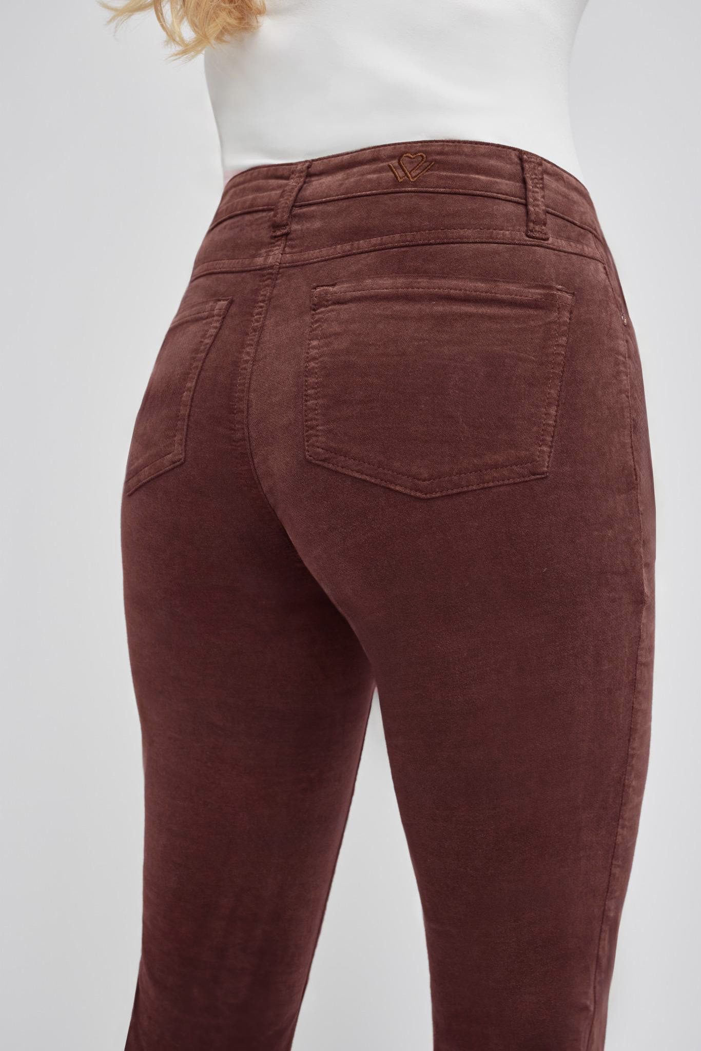wonderjeans Bootcut-Jeans Figurbetonte Form mit leicht günstig online kaufen
