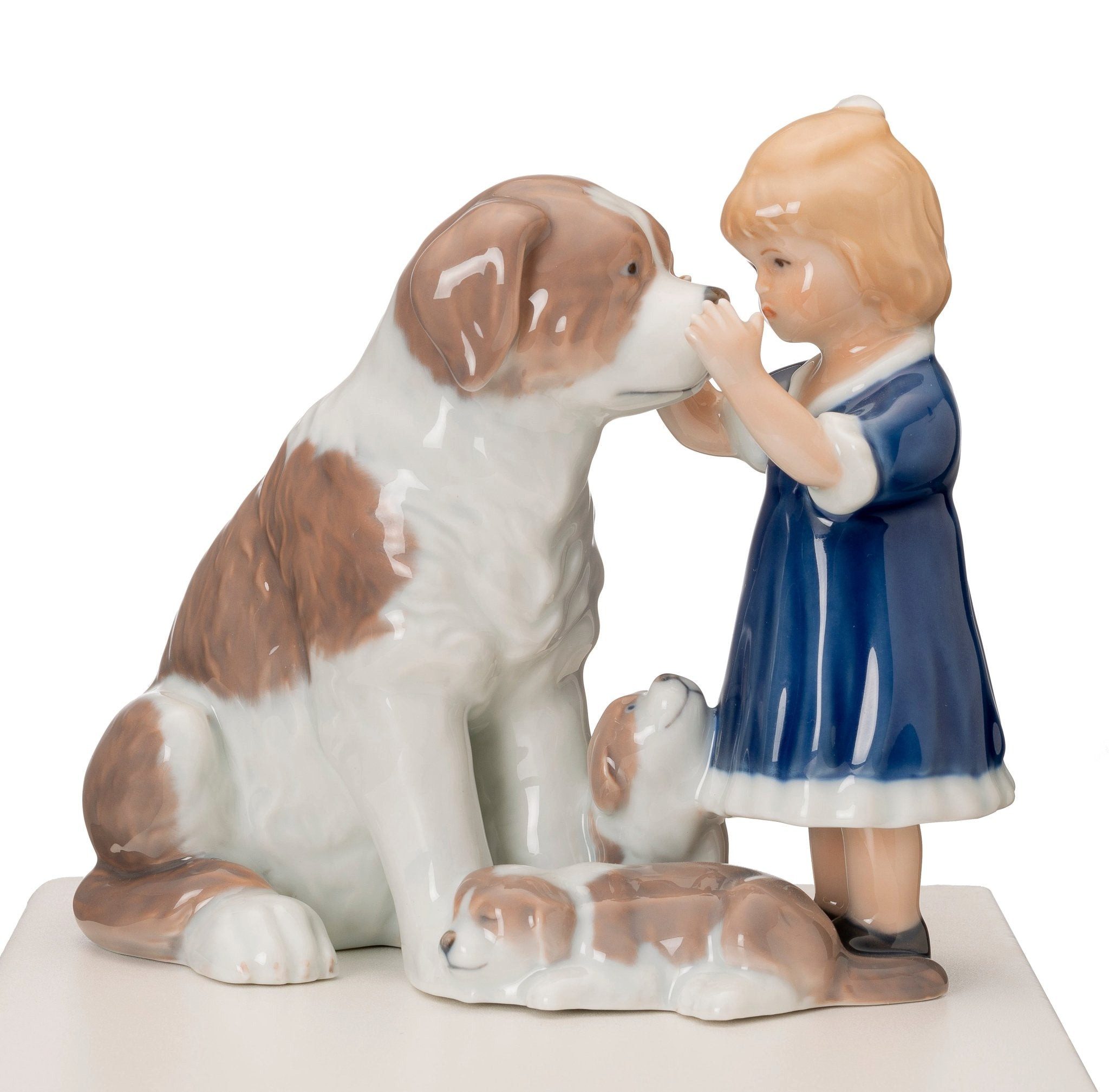 ROYAL COPENHAGEN Dekofigur Royal Copenhagen 'Kleines Mädchen mit Bernhardiner' 16cm