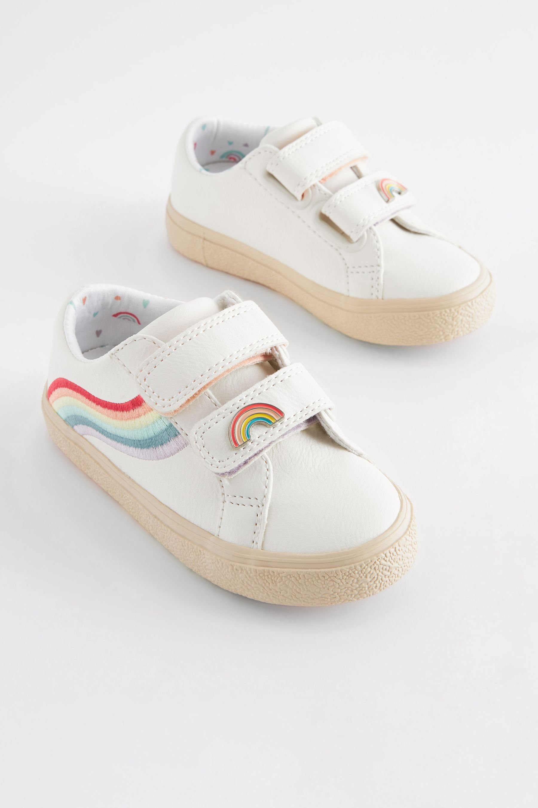 Regenbogenmotiv Sneaker mit White (1-tlg) Next Slipper