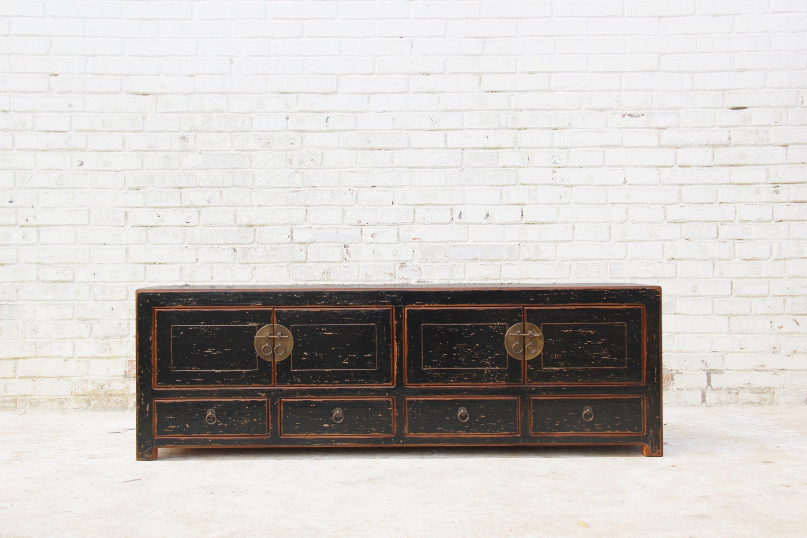 Luxury-Park-Direct Kommode TV-Lowboard mit traditionellen Elementen Handarbeit Massivholz