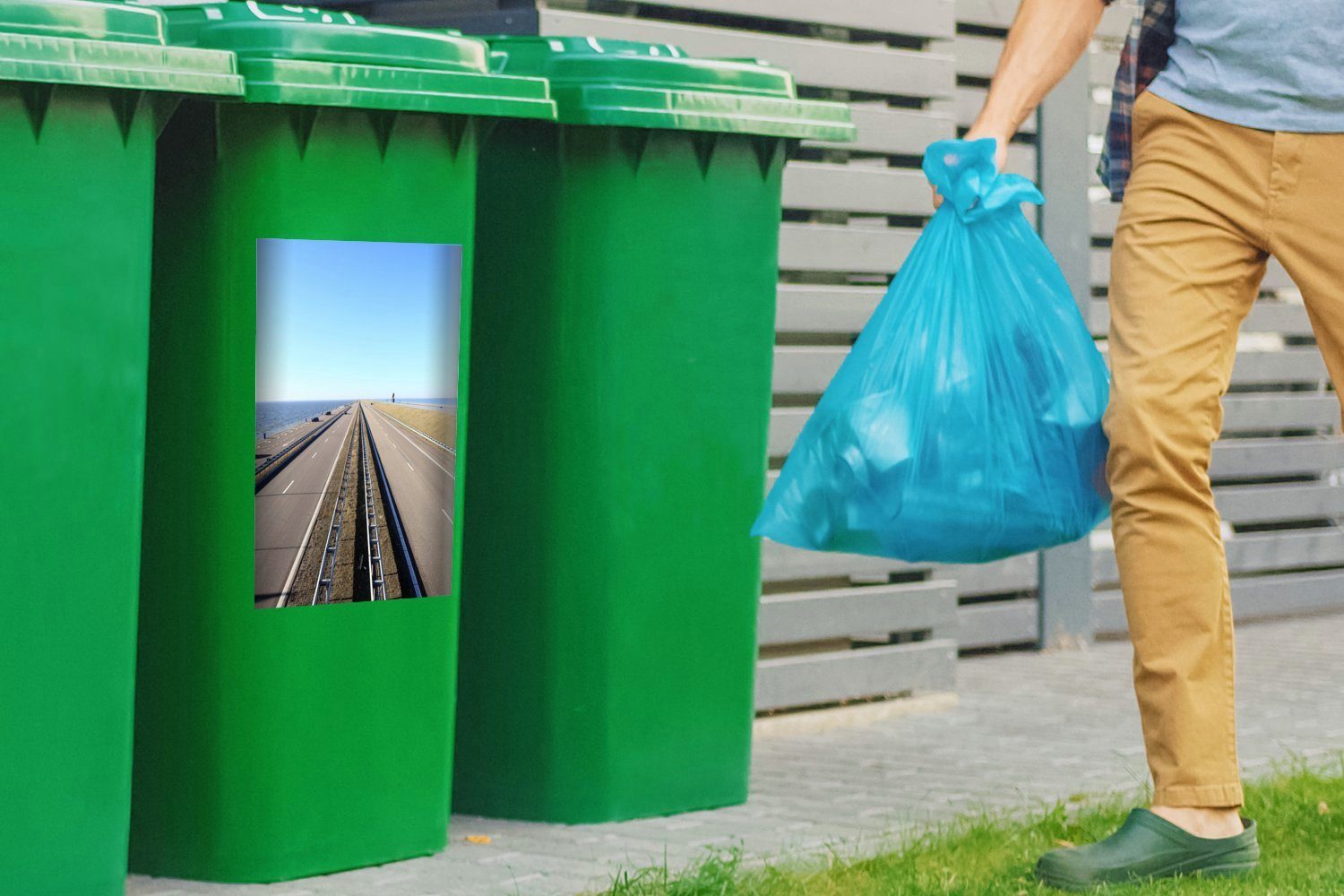 mit blauem Wandsticker Afsluitdijk St), Mülltonne, Niederländischer Sticker, Container, Mülleimer-aufkleber, Himmel MuchoWow (1 Abfalbehälter