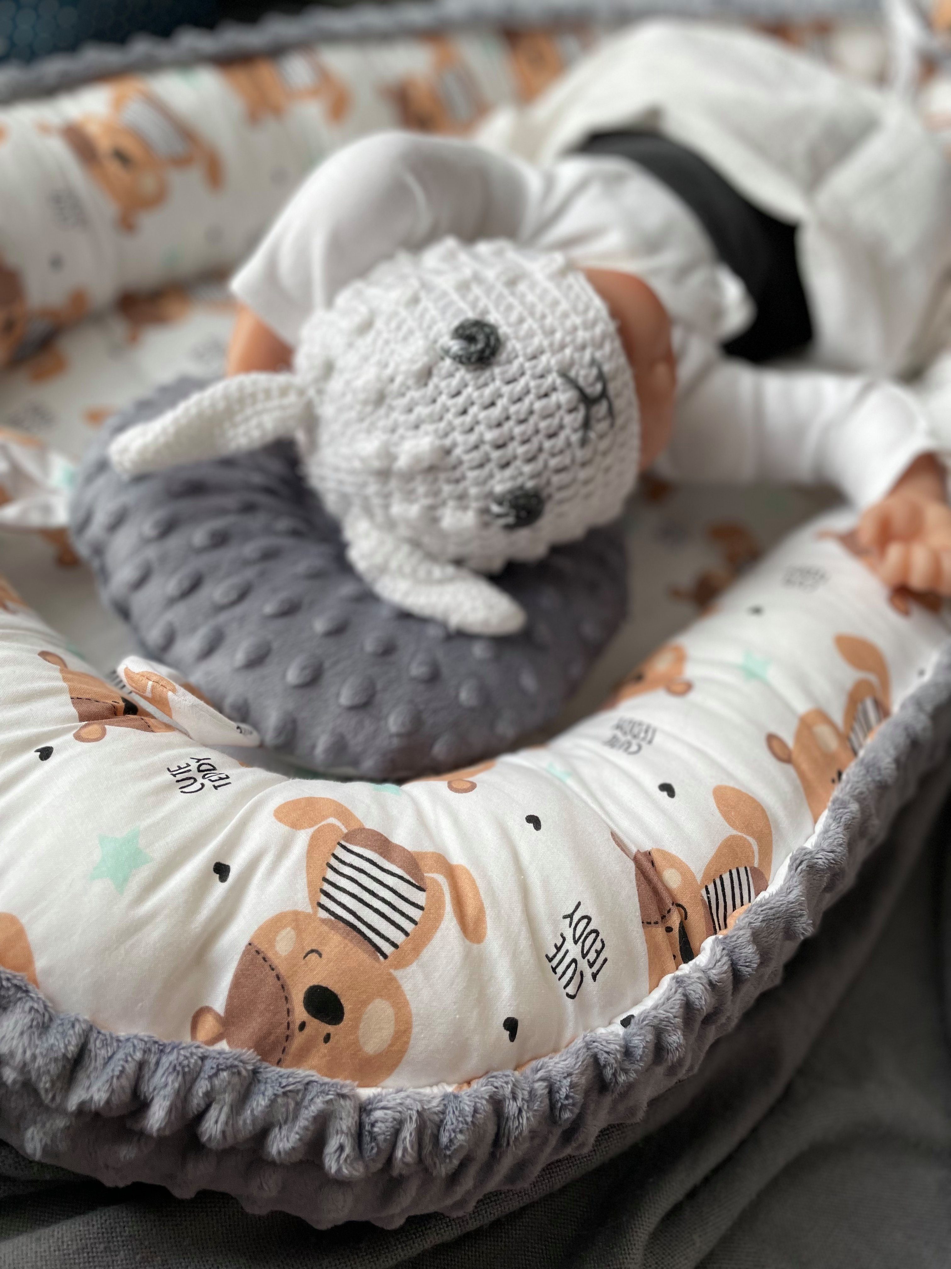 Loolay Bettnestchen MINKY/ Baumwolle BABYNEST Babykokon Geschenk Babyaustattung TEDDY BEAR, (MUSTER: CUTE TEDDY Bär/ MINKY Graphit, SOLO oder im SETS, Neugeborene Nestchen, Babynestchen, Reisebett von LOOLAY), LOOLAY® - 100% Europäische Stoffe und Kleinserien-Nähen!