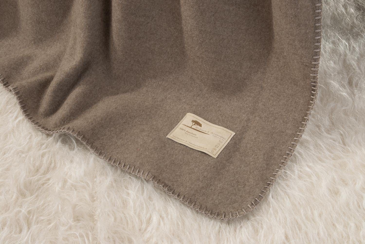 Wolldecke Kaschmirdecke "Amalfi" umkettelt, Naturhaardecke 100% Kaschmir, Wohnen und Accessoires GmbH & Co. KG, Umkettelt