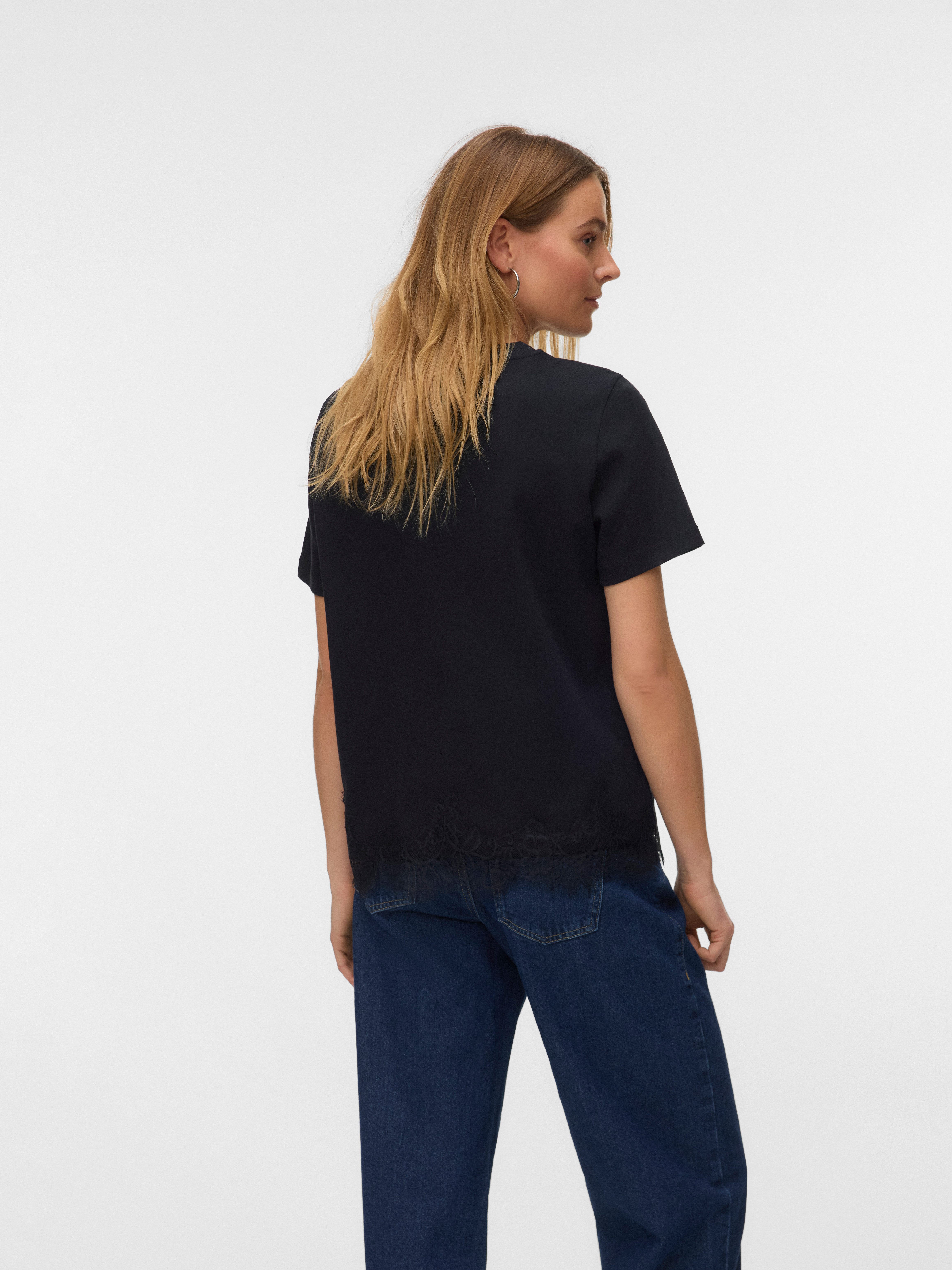 Vero Moda Kurzarmshirt VMSARA METTE LACE SS T-SHIRT JRS NOOS Baumwolle, regular fit