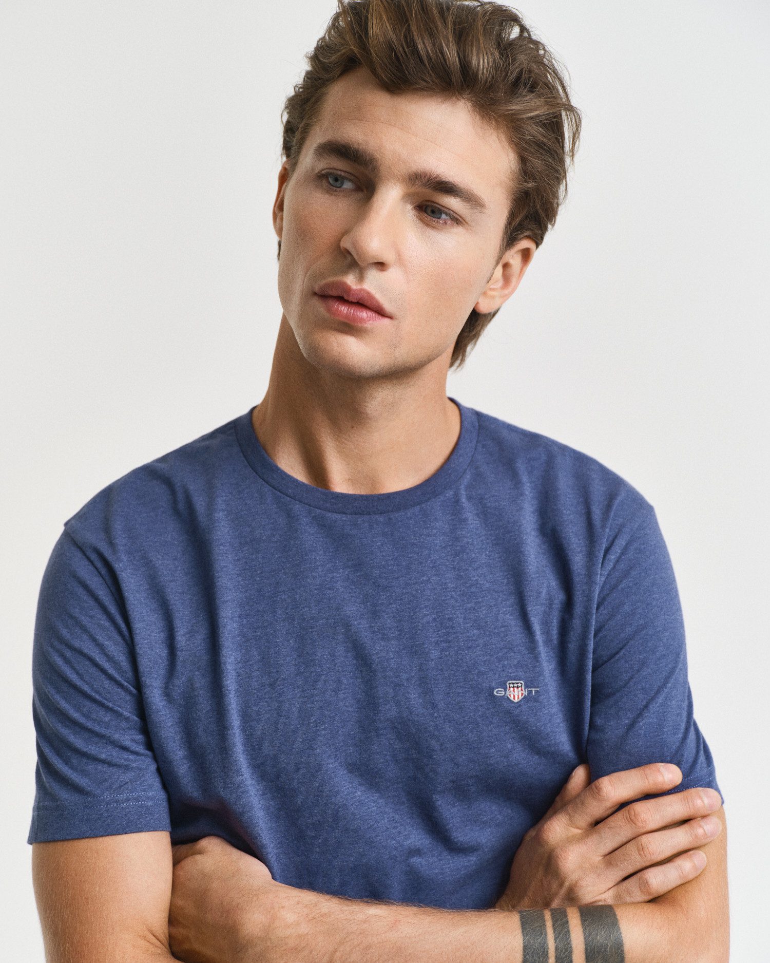 Gant T-Shirt REG SHIELD SS T-SHIRT mit Logostickerei auf der Brust