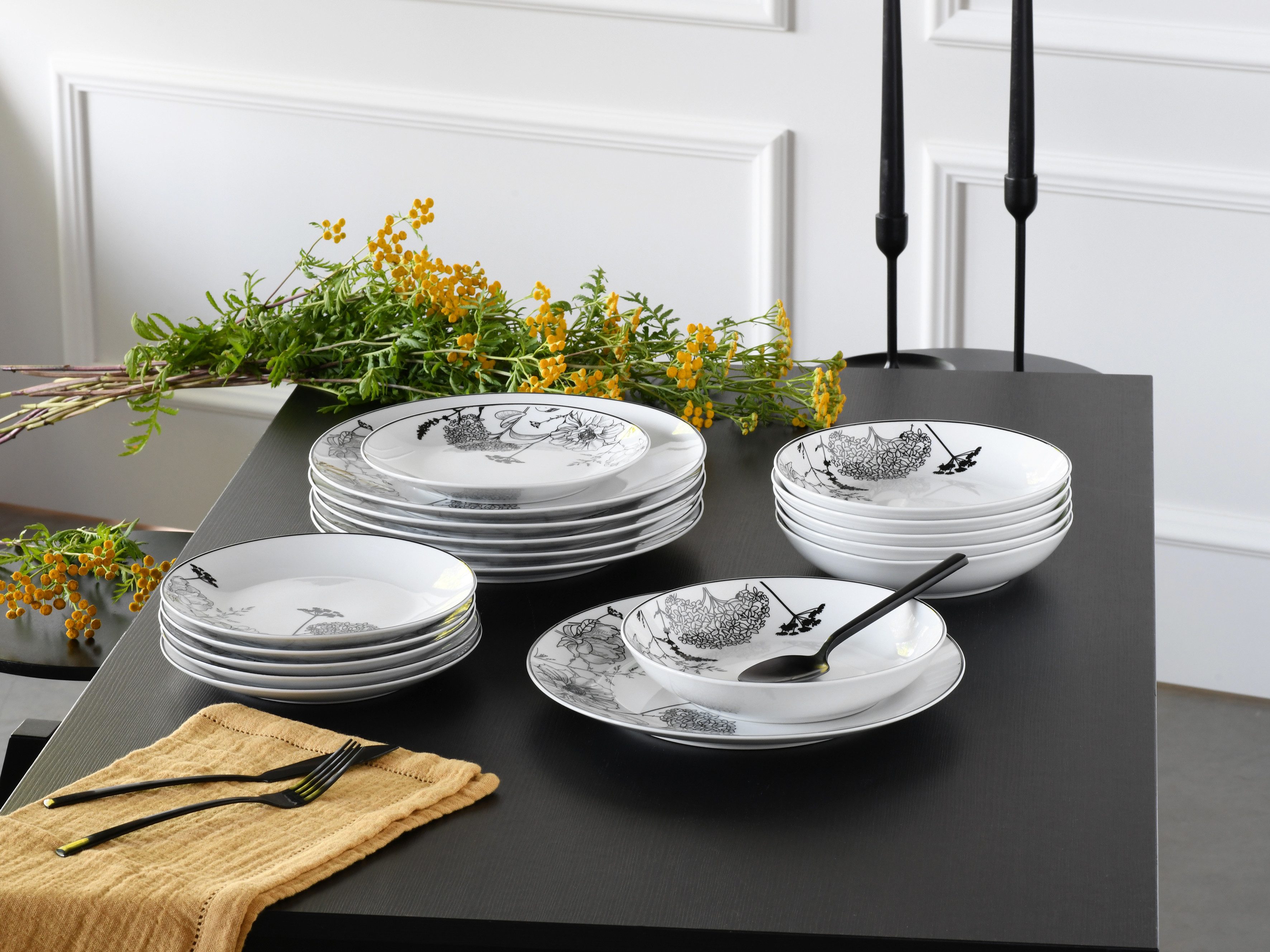 CreaTable Teller-Set Luna Black Flower, Teller Set 18-tlg (18-tlg), 6 Personen, Porzellan, Harmonische Coupeform