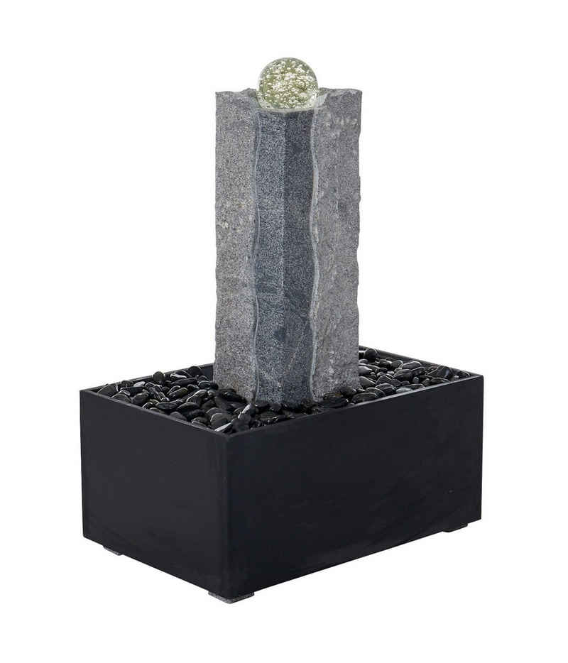 Dehner Gartenbrunnen Beata inkl. Beleuchtung, 68 x 45 x 85 cm, Granit, 68 cm Breite, Brunnen inkl. Granit-Säule, Becken, Platte, Glaskugel, Pumpe, Trafo, LED