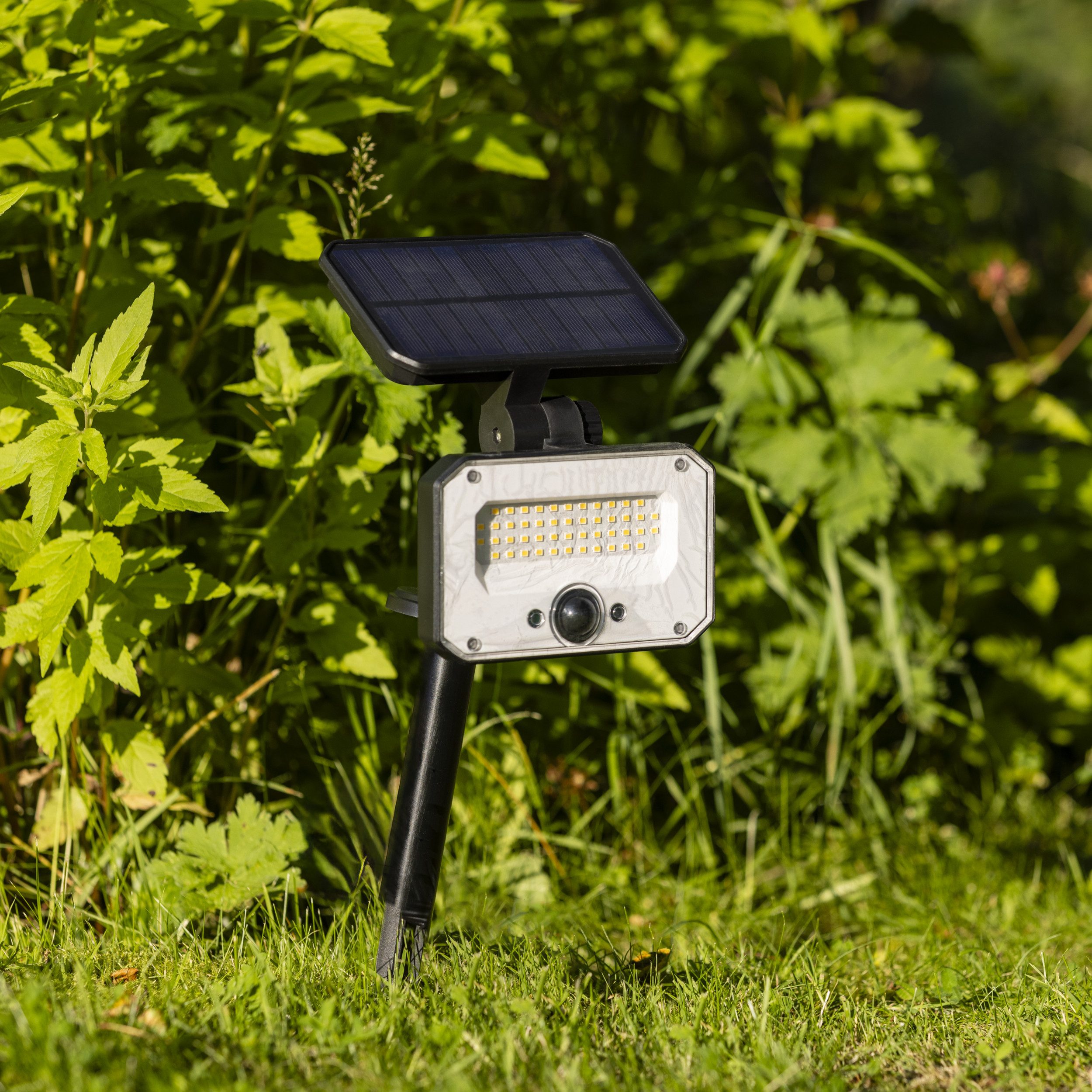 Lightbox Gartenfackel, Bewegungsmelder, LED fest integriert, Neutralweiß, LED Erdspieß Außenlampe mit Fernbedienung Solar und Bewegungsmelder