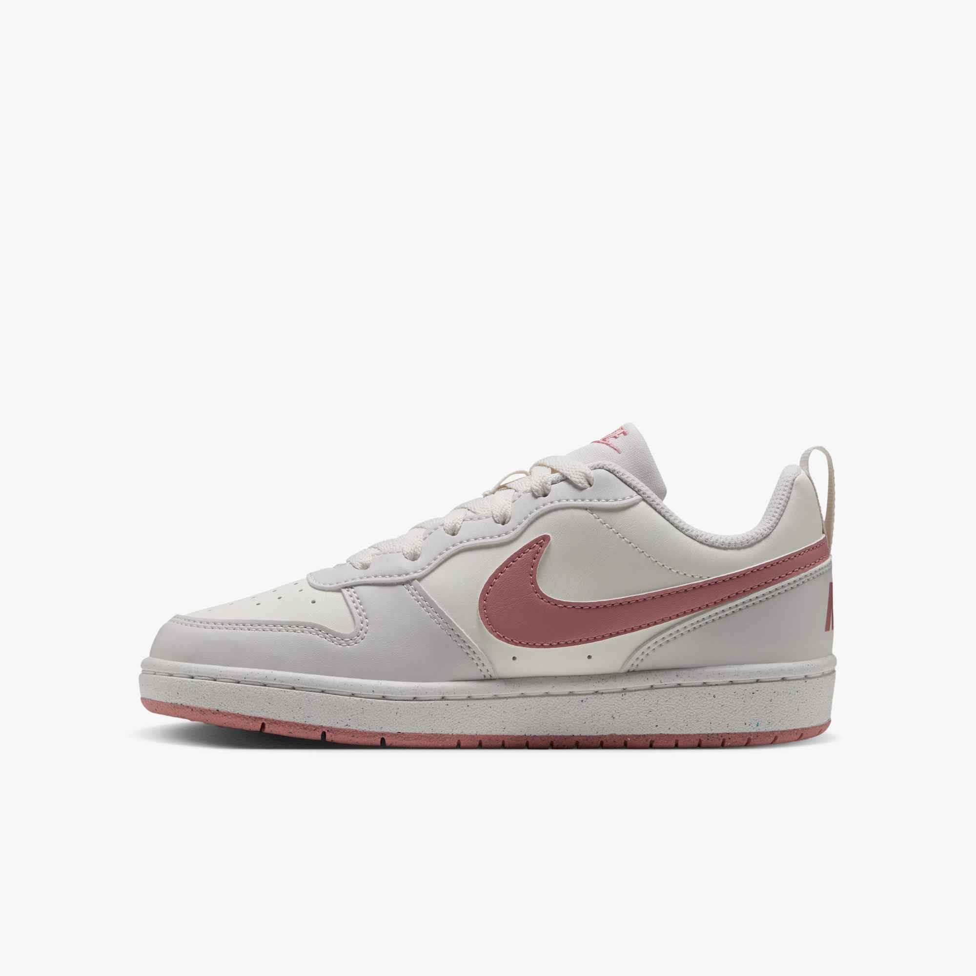Nike Sportswear Court Borough Low Recraft (GS) Sneaker (für Jugendliche) Design auf den Spuren des Air Force 1