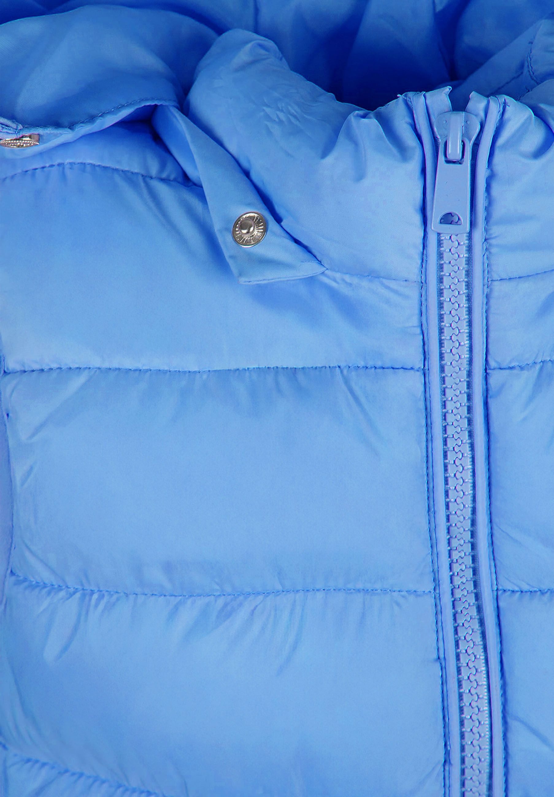 MINOTI Steppweste für Mädchen mit abnehmbarer Kapuze kleines Logo-Patch – Bild 5 von 5