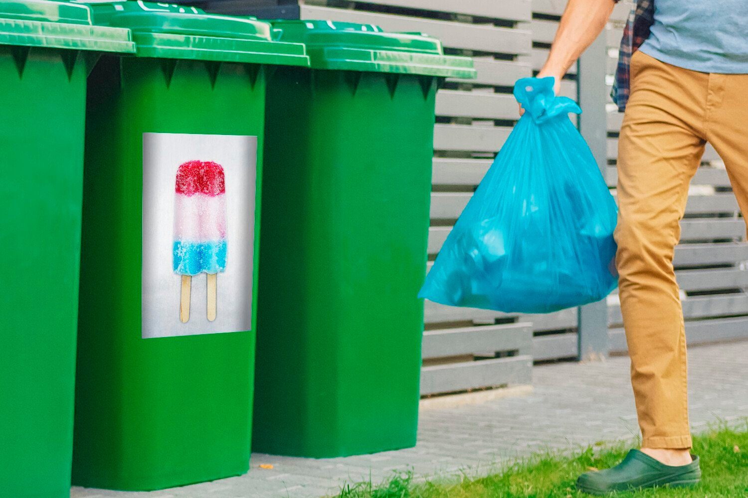 Mülleimer-aufkleber, Mülltonne, Abfalbehälter und (1 Rot, Sticker, gestreiftes weiß Container, Speiseeis blau Wandsticker St), MuchoWow