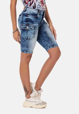 Cipo & Baxx Shorts mit trendigen Cargotaschen