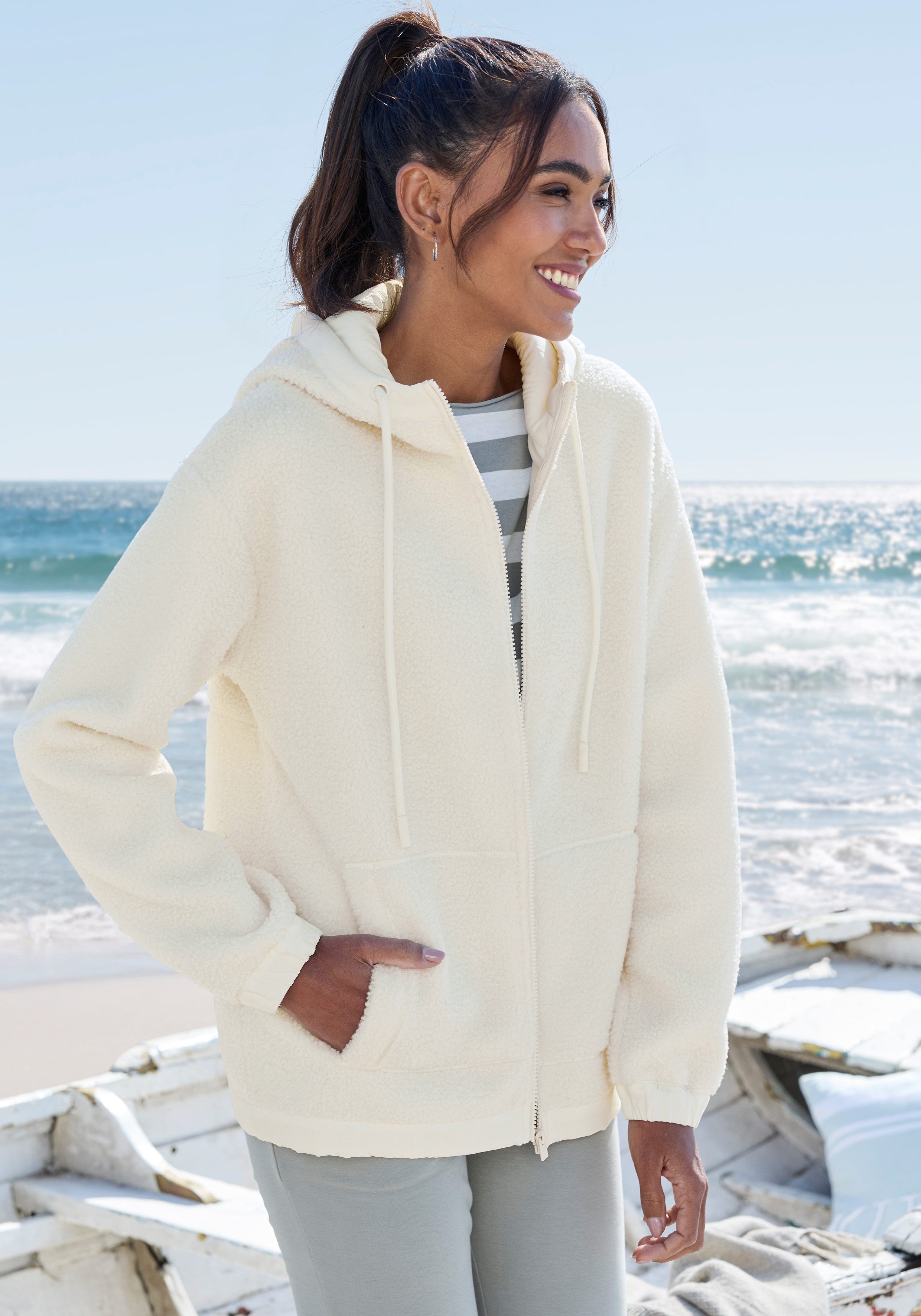 Elbsand Fleecejacke aus Teddy-Fleece- mit Kapuze günstig online kaufen