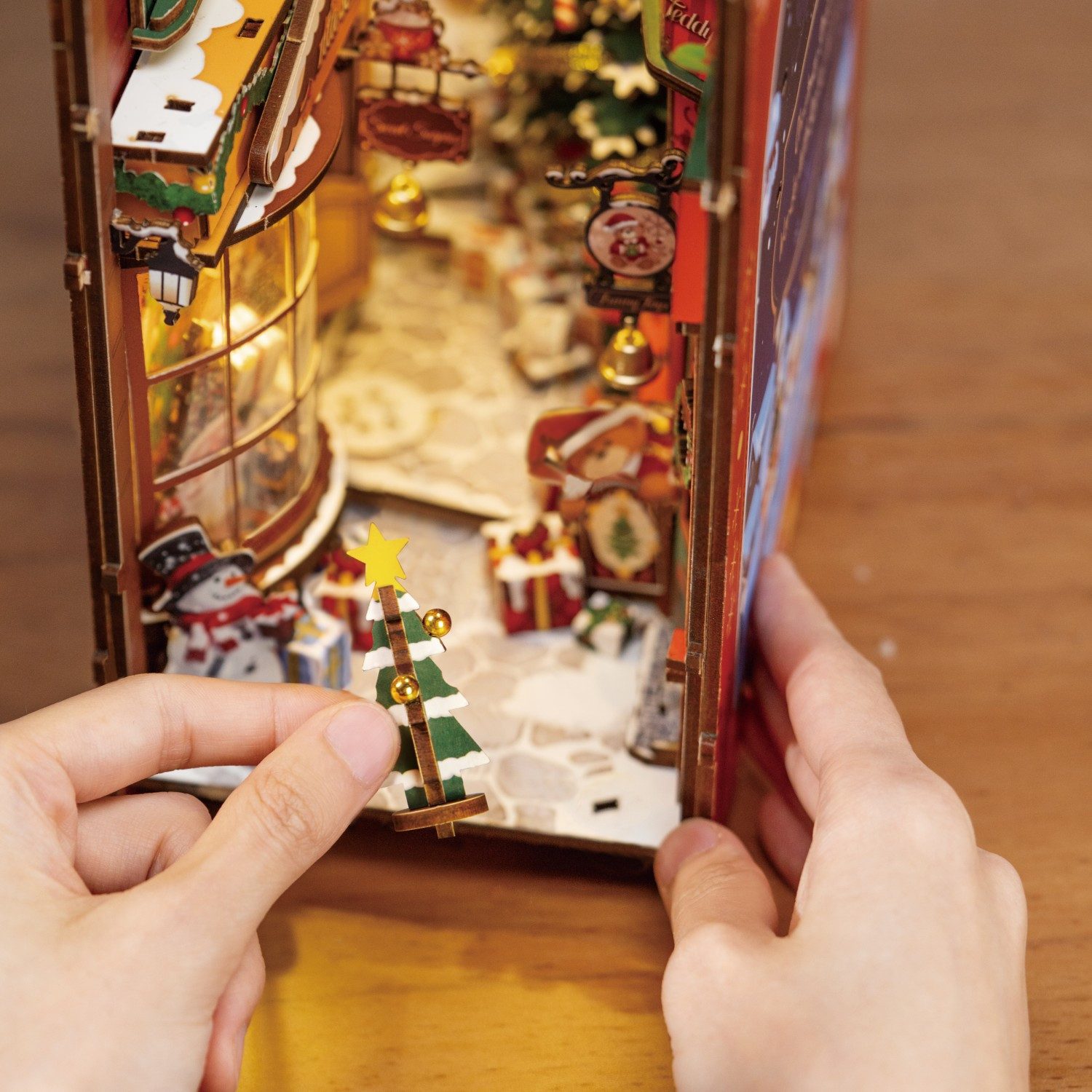 ROLIFE 3D-Puzzle Book Nook "Christmas Street", 289 Puzzleteile