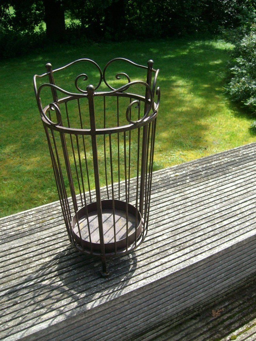 Deko-Impression Schirmständer Verzierter Schirmständer, Schirmablage Landhaus Eisen, massiv, 46 cm (1 St)