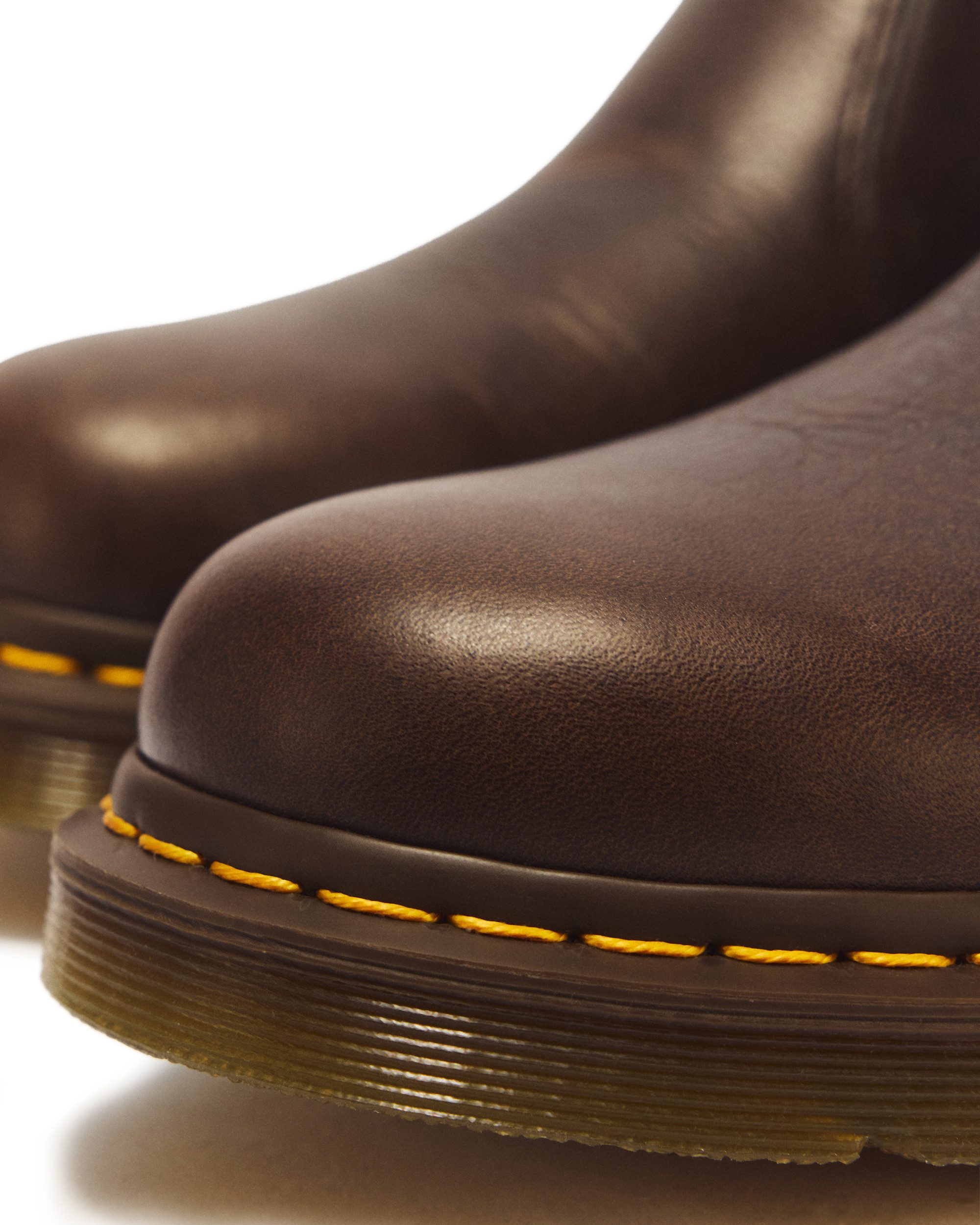 DR. MARTENS 2976 Dark Brown Ambassador Chelseaboots Stiefelette, Boots mit typischer Kontrastnaht