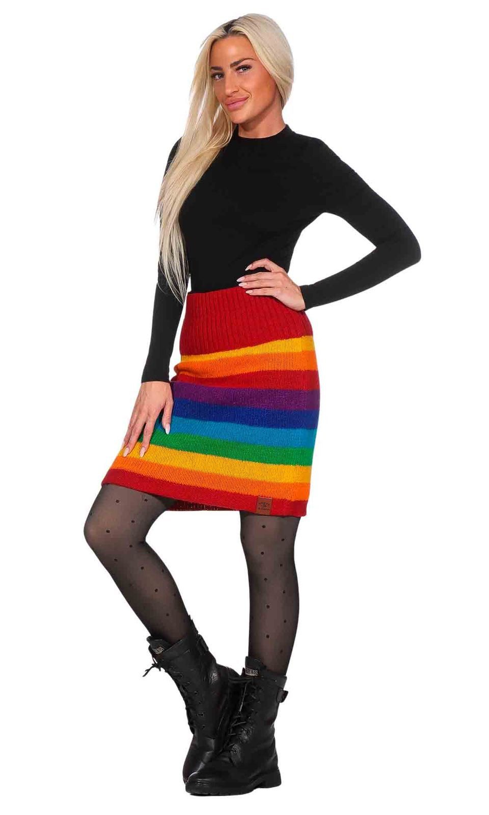 KUNST UND MAGIE Strickrock Bunter Strickrock kurz + Regenbogenmuster Wolle gefüttert Rainbow