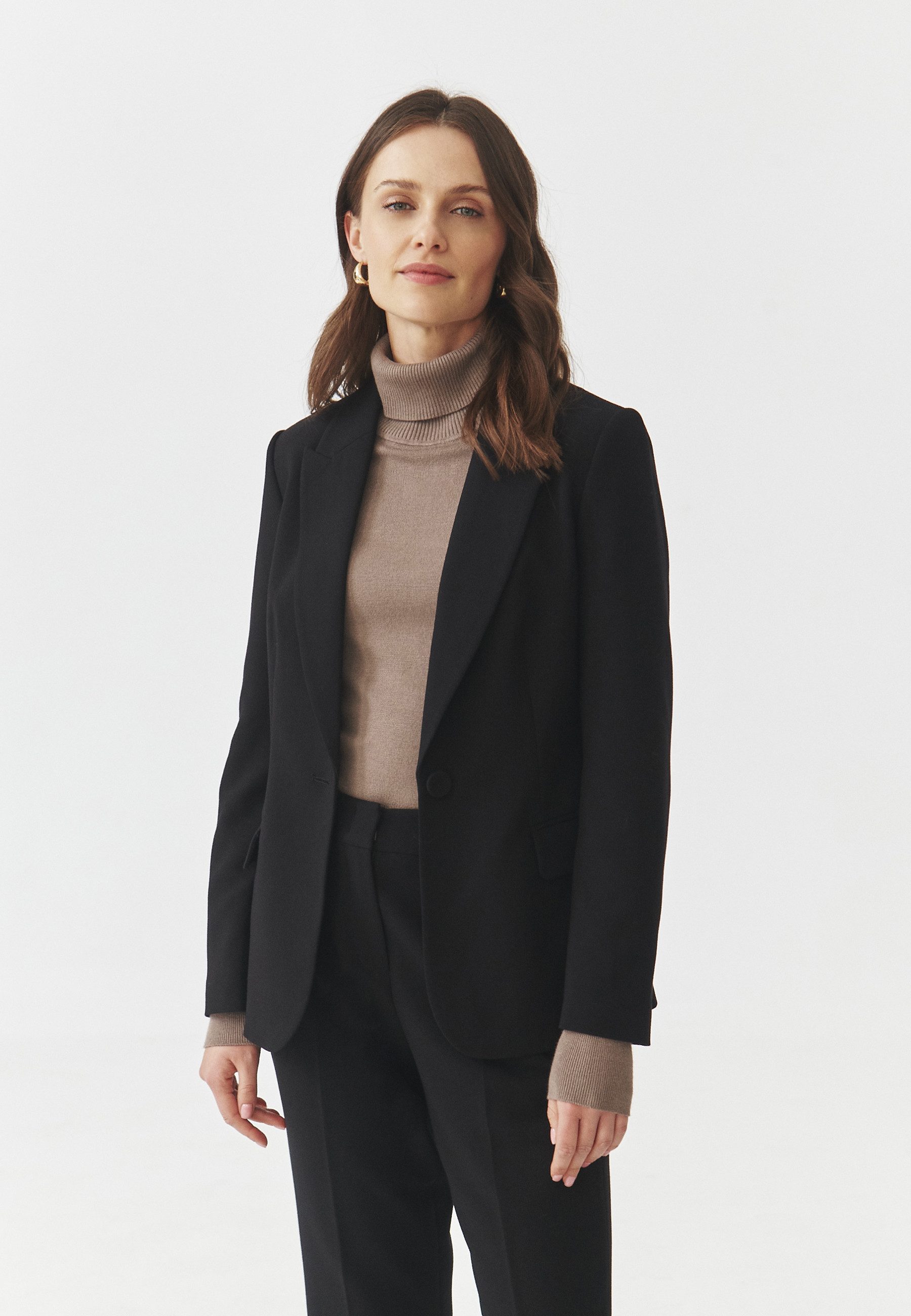 TATUUM Longblazer Schwarzer Taillenblazer - Lamia 1